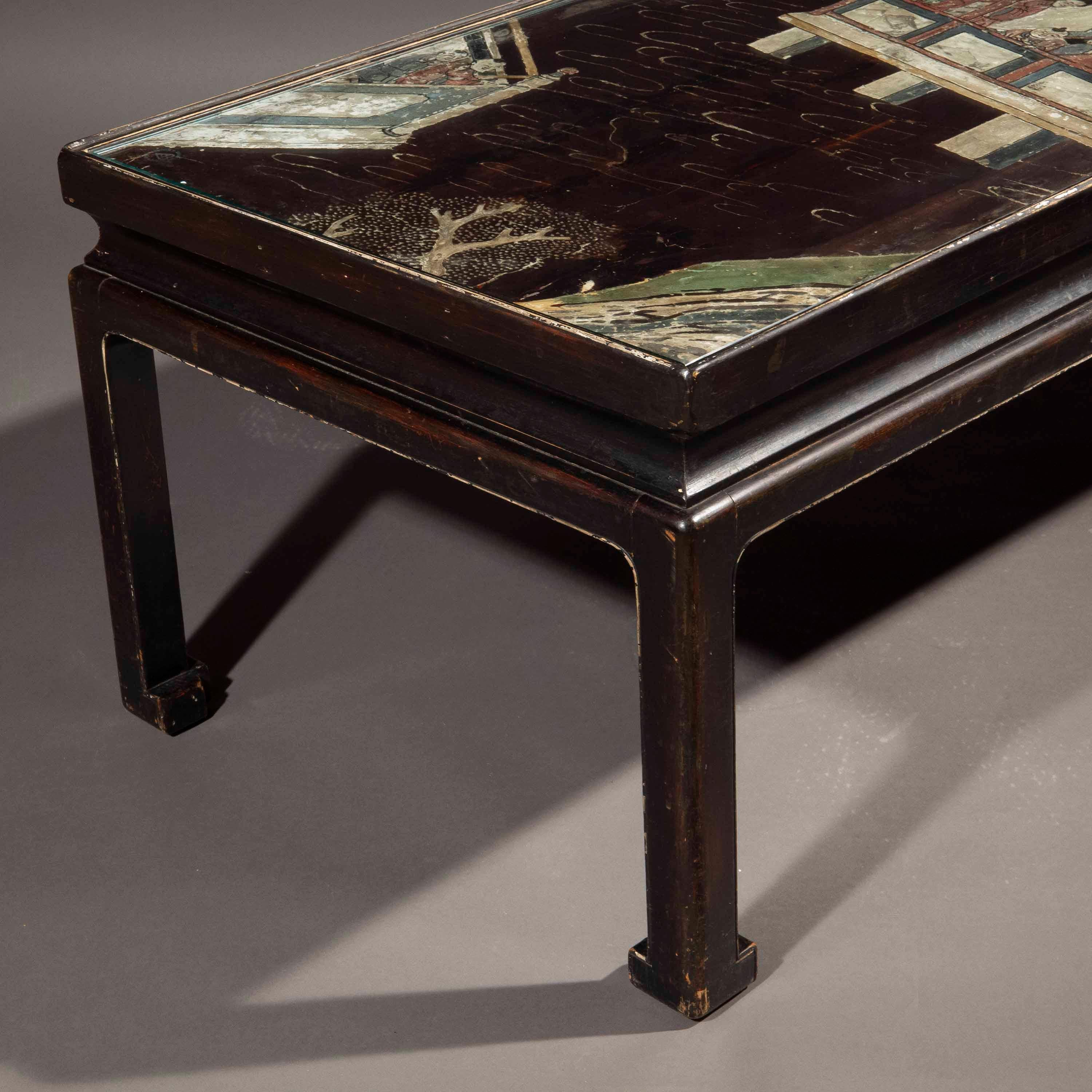 Table basse à panneaux en laque du 17e siècle en vente 1