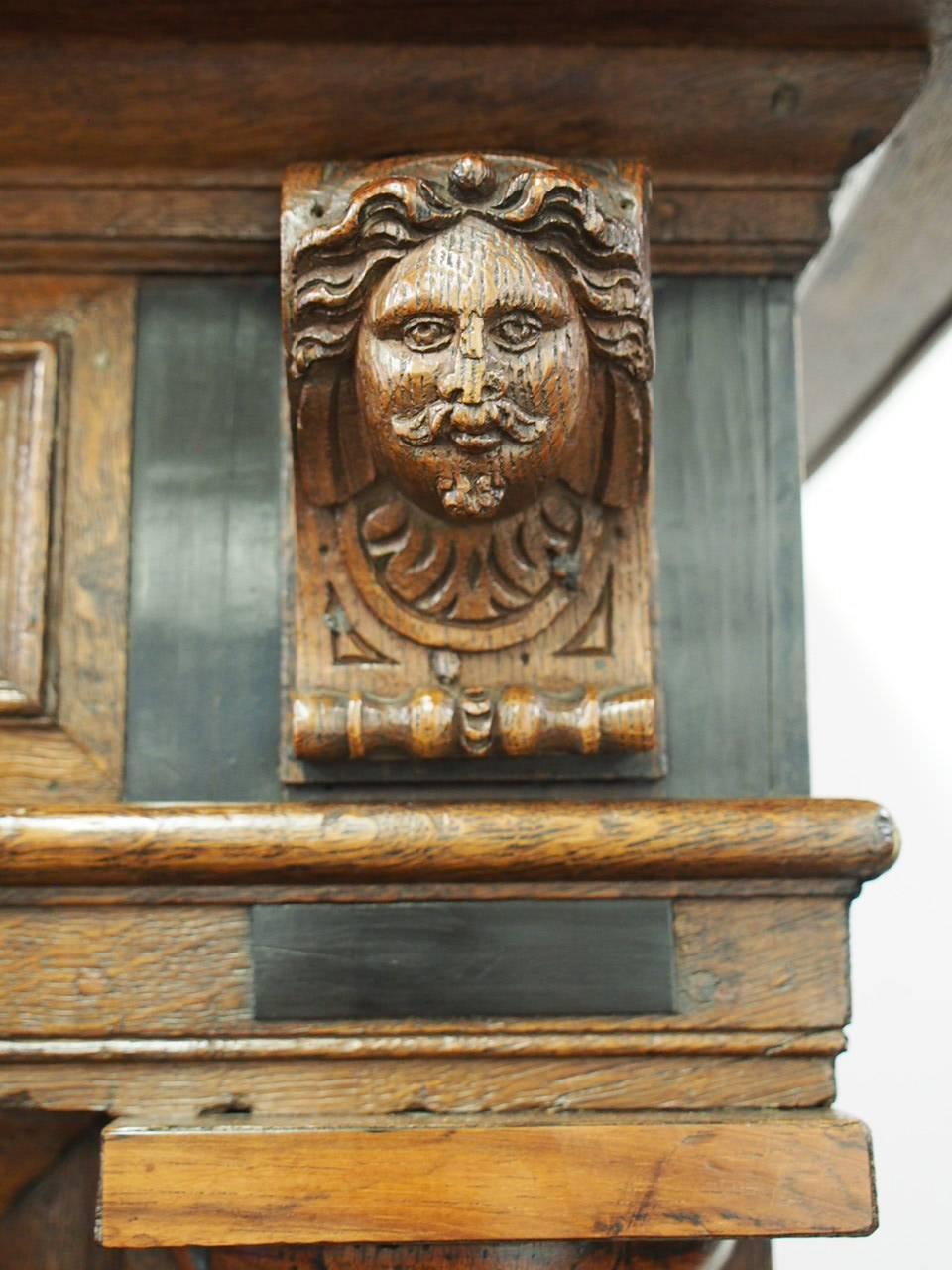 17th Century Large Dutch Oak Armoire or Cabinet In Good Condition In Edinburgh, GB