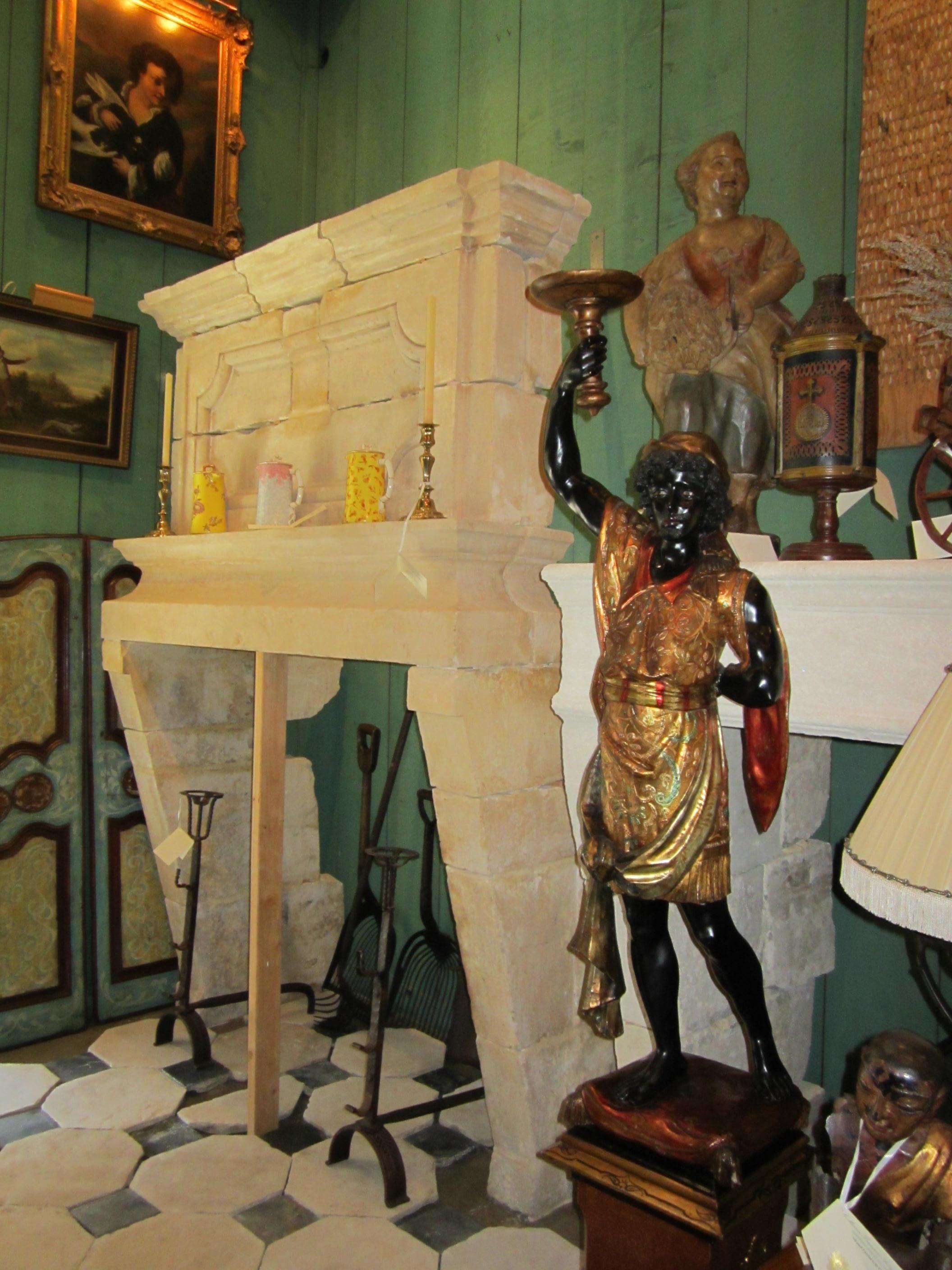 17ème siècle Grand manteau de cheminée Louis XIII Château Pierre sculptée à la main Cheminée ancienne en vente 12