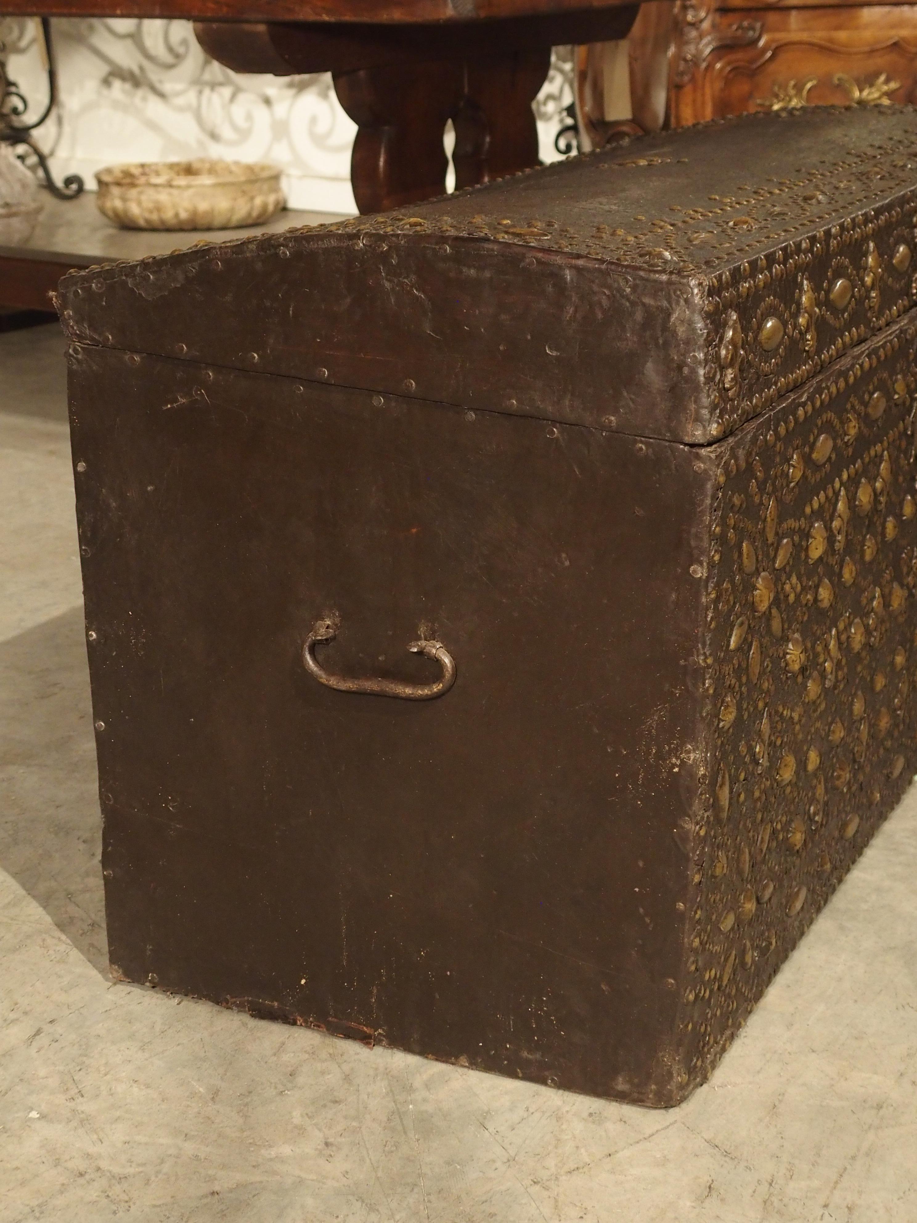 17th Century Leather and Brass Fleur De Lys Malle Trunk from Avignon, France For Sale 6