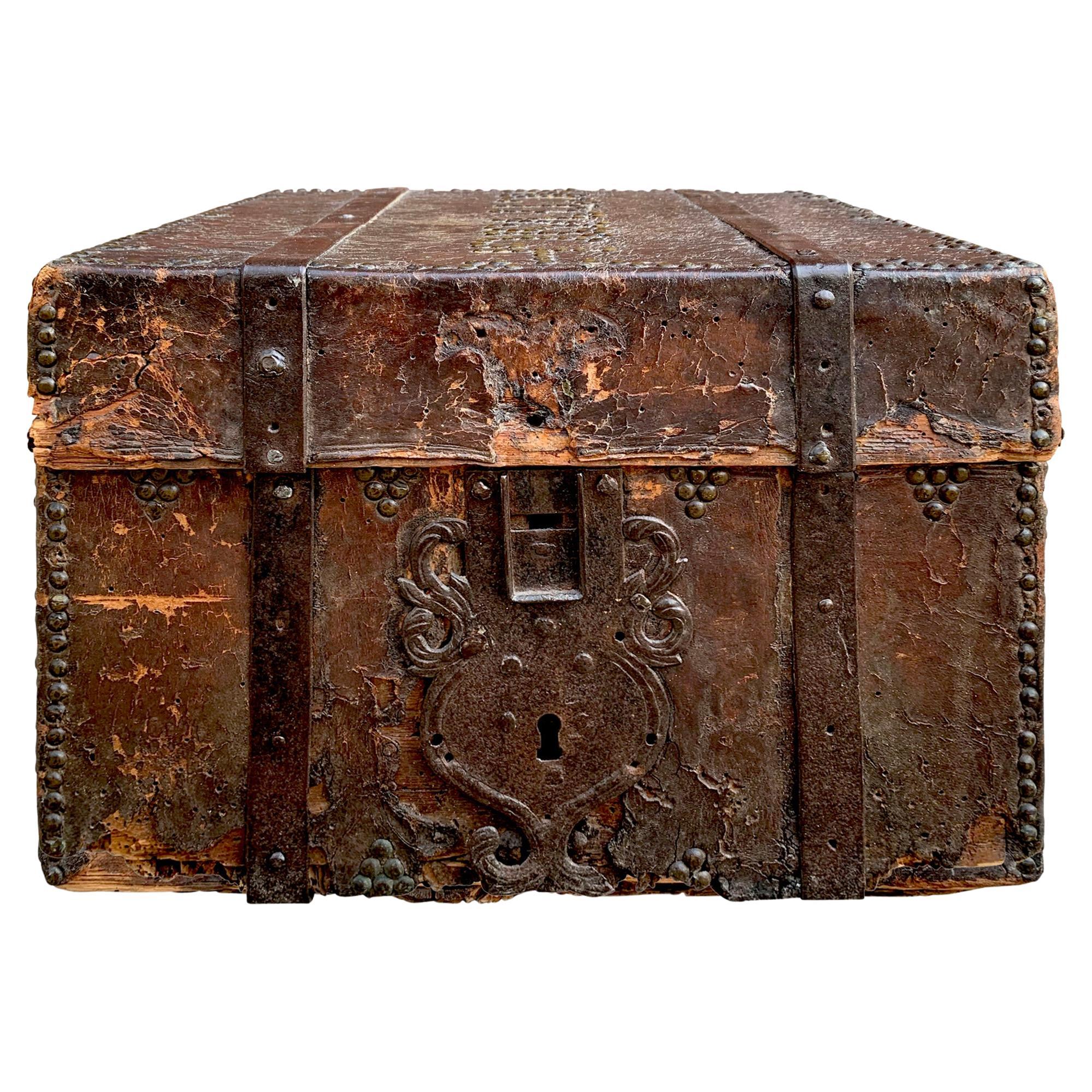 Boîte en cuir du XVIIe siècle en vente