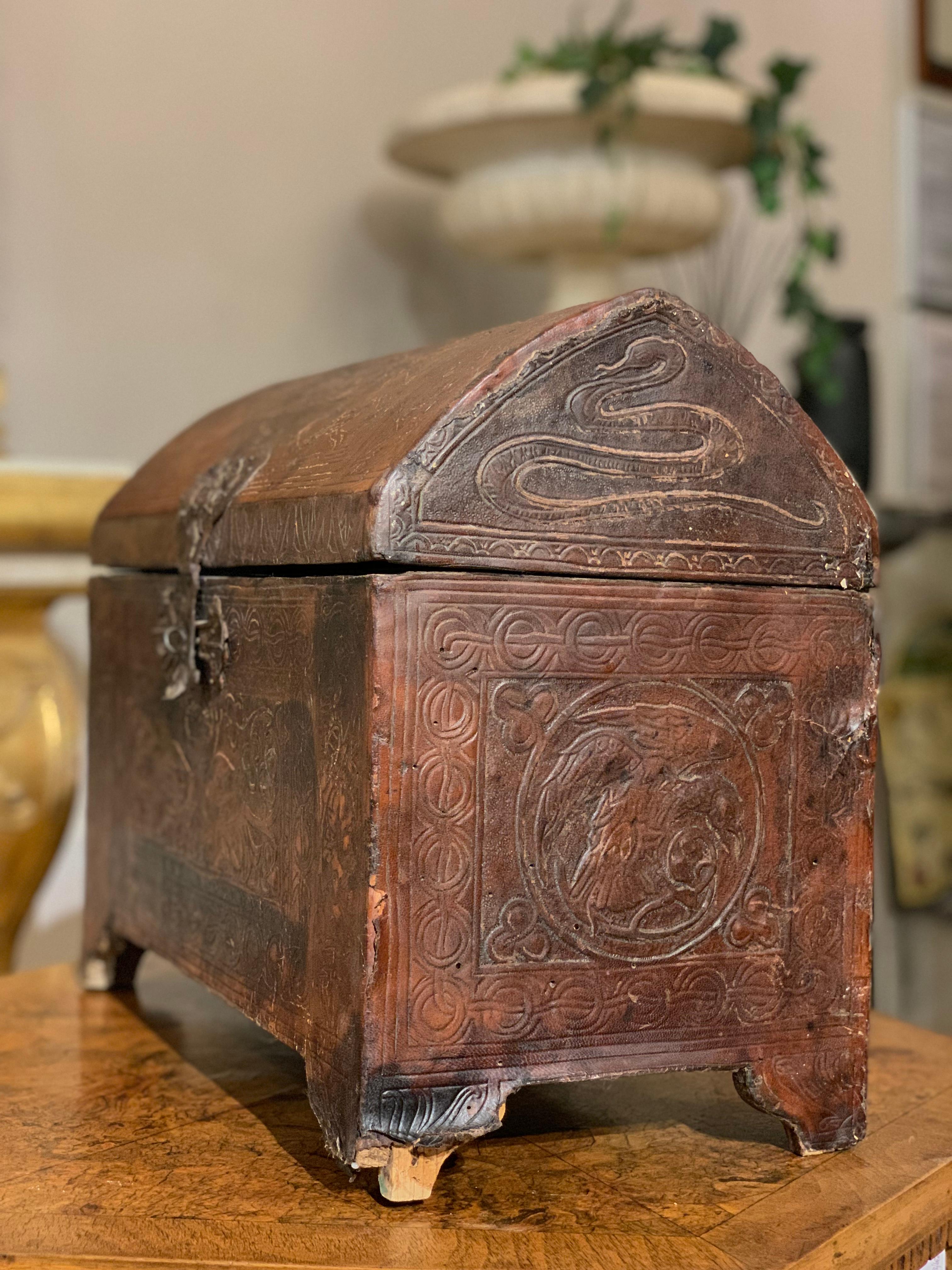 17th CENTURY LEATHER CANDLE CASE In Good Condition For Sale In Firenze, FI