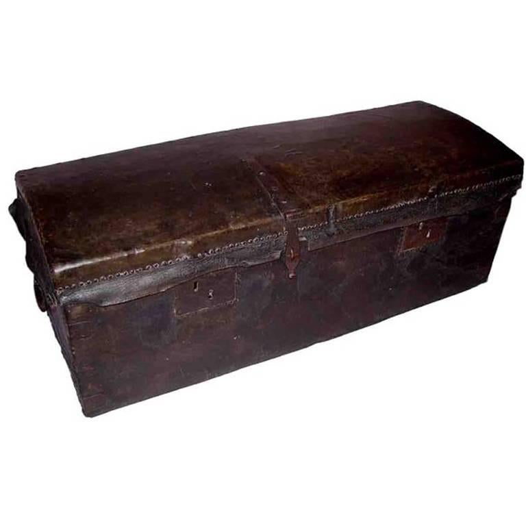 17th Century Leather Travelling Trunk For Sale