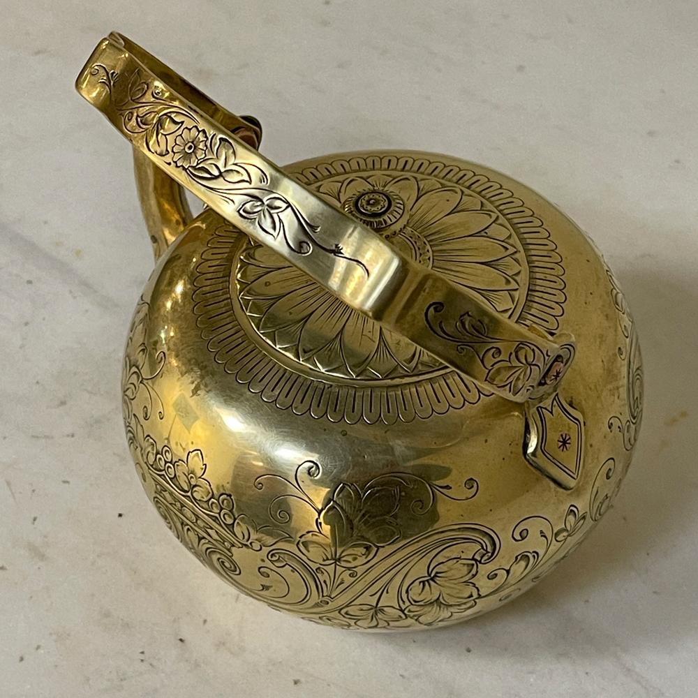 17th Century Liegoise Chiseled Brass Water Kettle For Sale 7