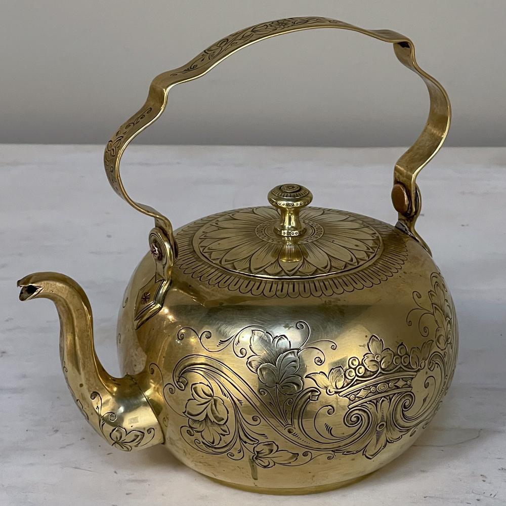 Hand-Crafted 17th Century Liegoise Chiseled Brass Water Kettle For Sale