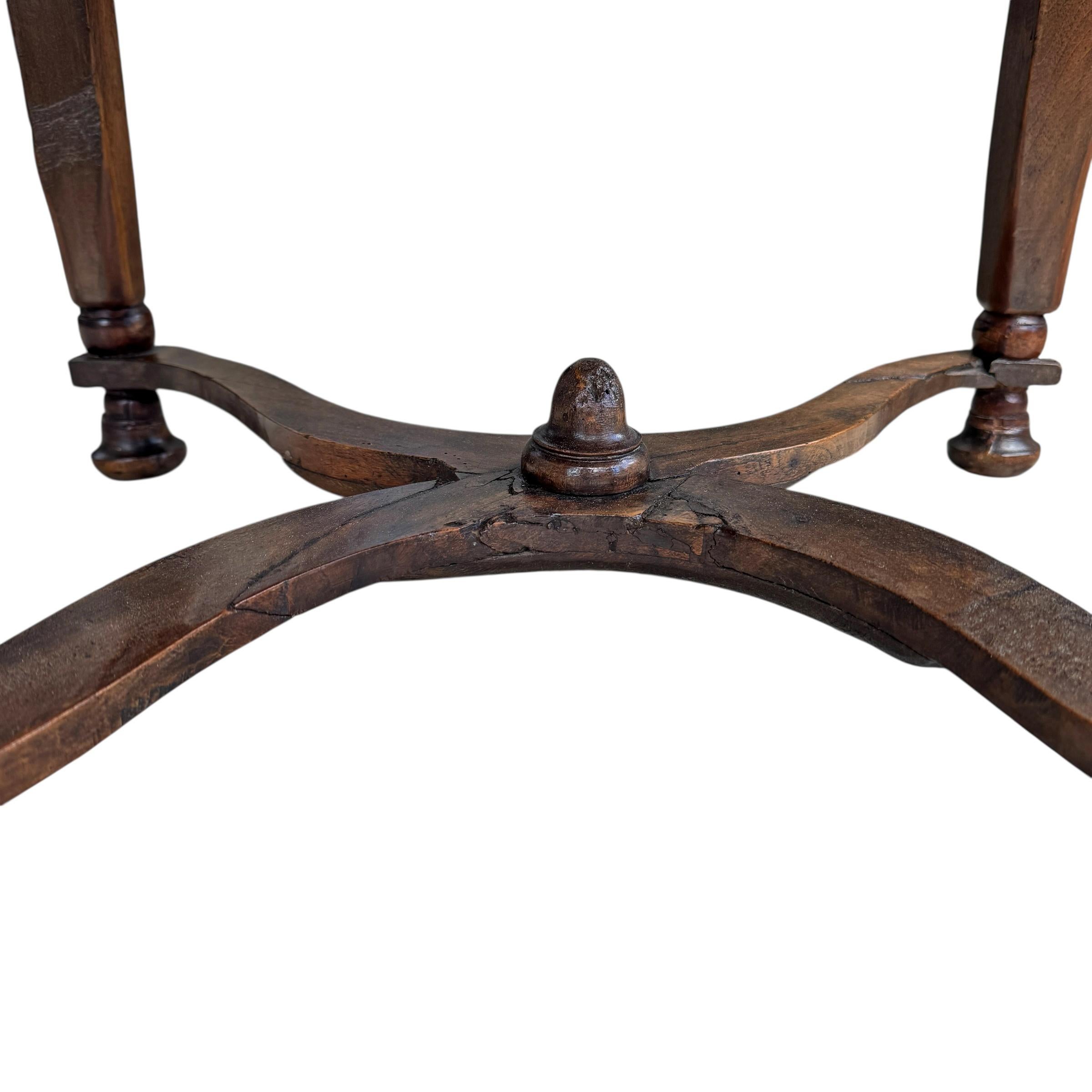 Fauteuil Louis XIII du 17ème siècle en vente 6