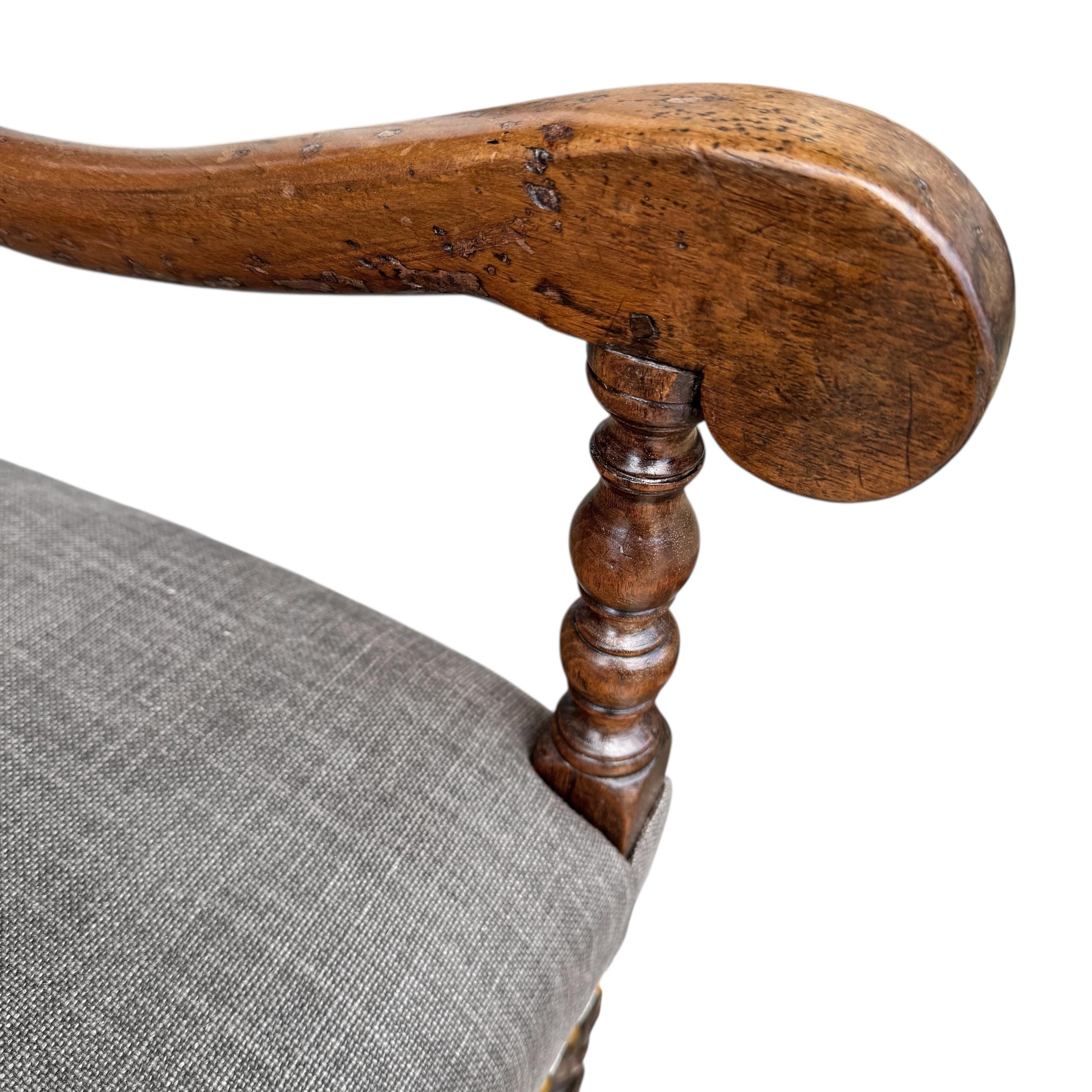 Fauteuil Louis XIII du 17ème siècle en vente 2