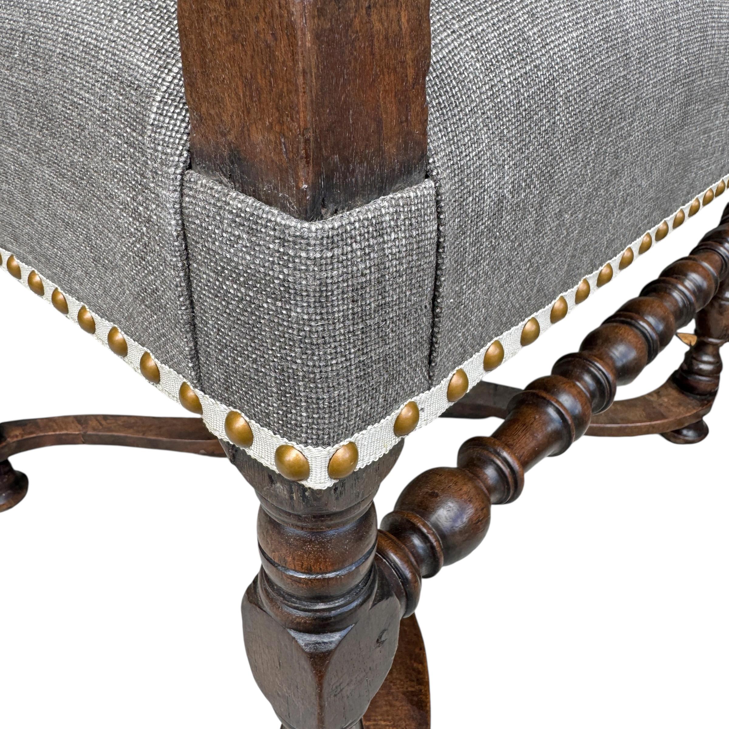 Fauteuil Louis XIII du 17ème siècle en vente 3