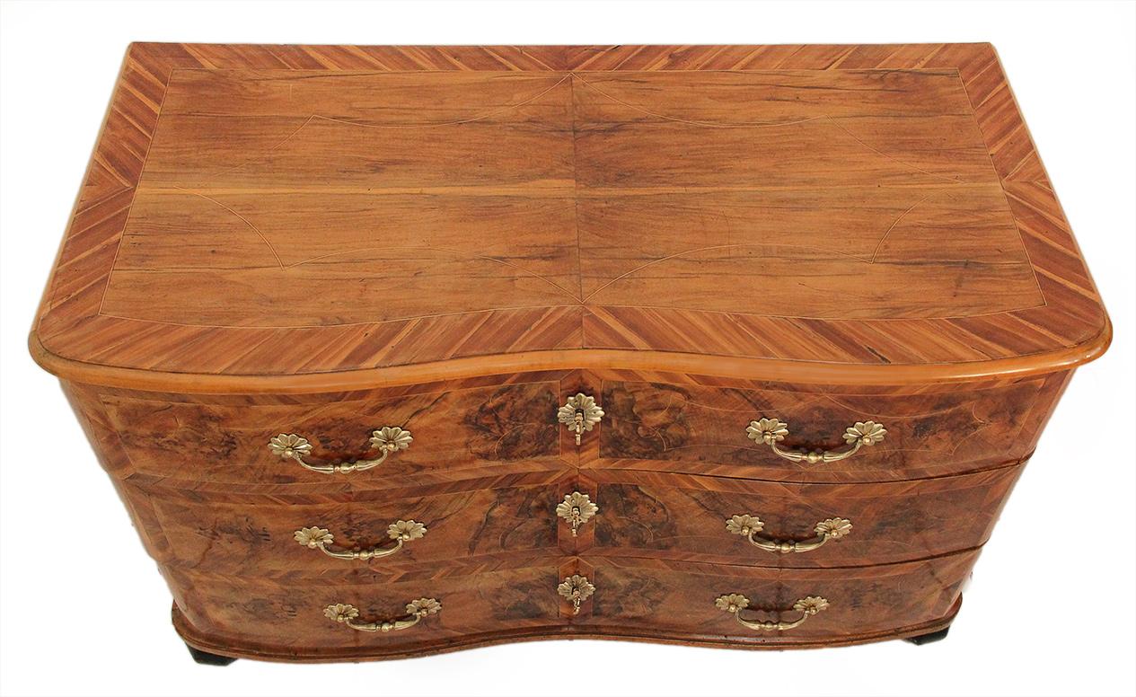 17th Century Louis XIV Commode with Walnut Burr Marquetry, Ball Feet, Bronze For Sale 1