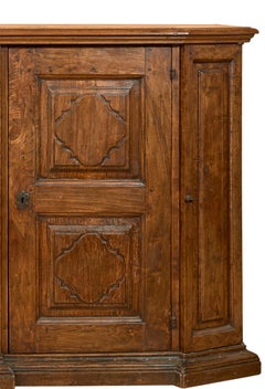 17th Century Louis XIV Italian Buffet Walnut Sideboard Mantova