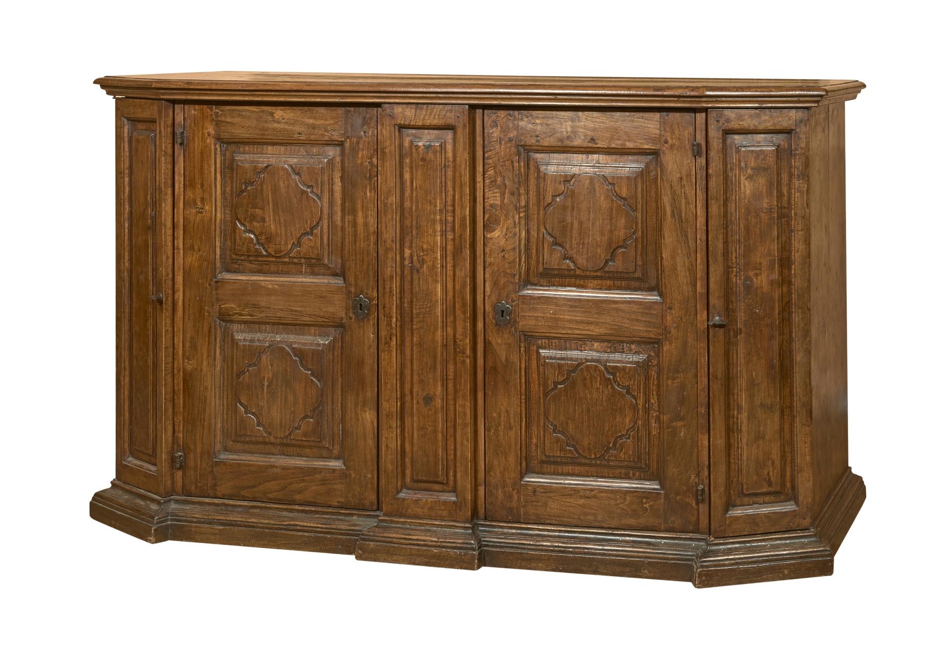 17th Century Louis XIV Italian Buffet Walnut Sideboard Mantova For Sale 2