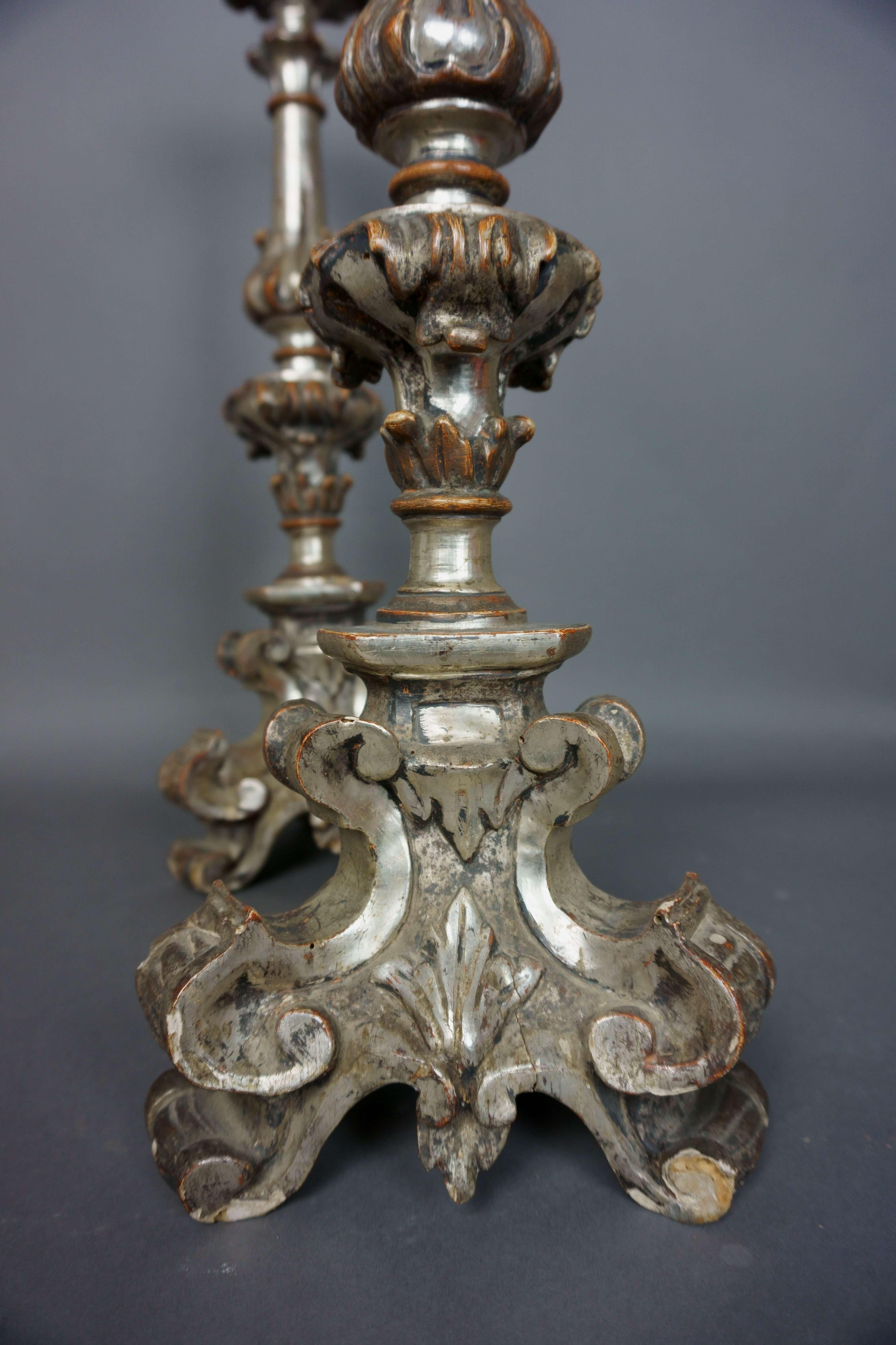 17th Century Louis XIV Italian Carved and Silvered Wood Church Candelabras In Good Condition In Pistoia, IT