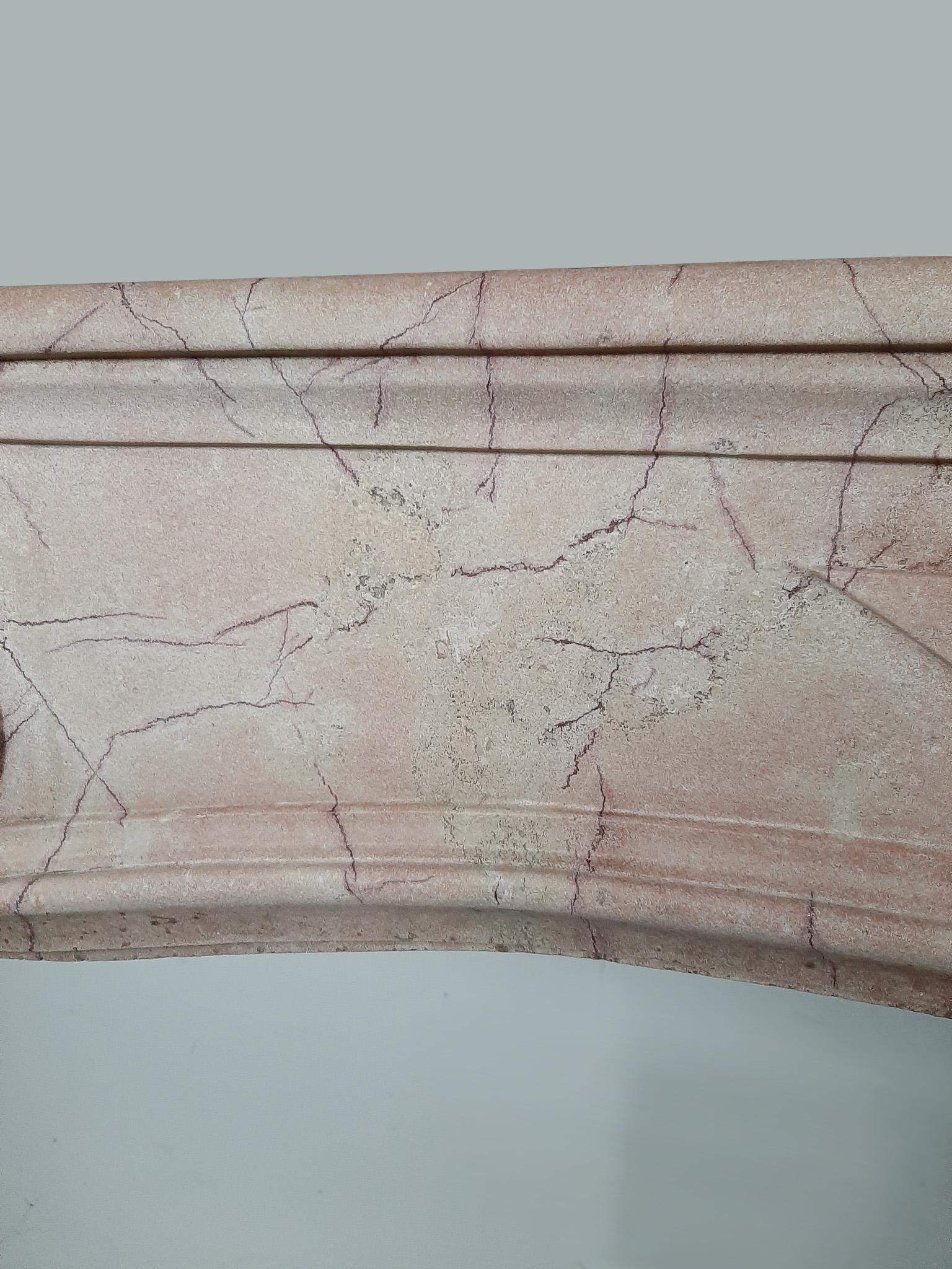 17th Century Louis XIV Pink Marble Fireplace In Good Condition For Sale In Baambrugge, NL