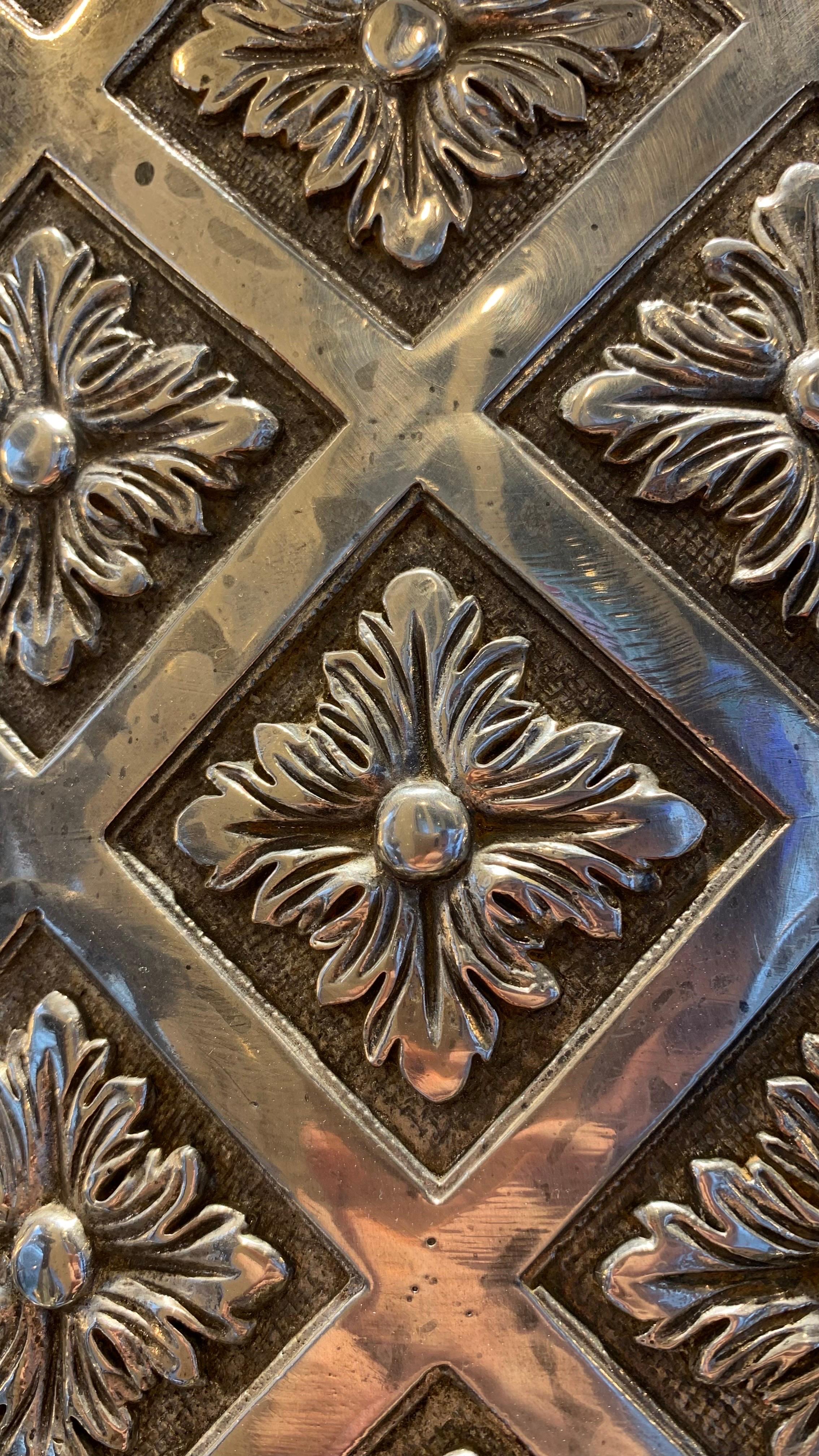 Argent Lampe murale Louis XIV du 17ème siècle à 5 feux en bronze et argent oxydé en vente