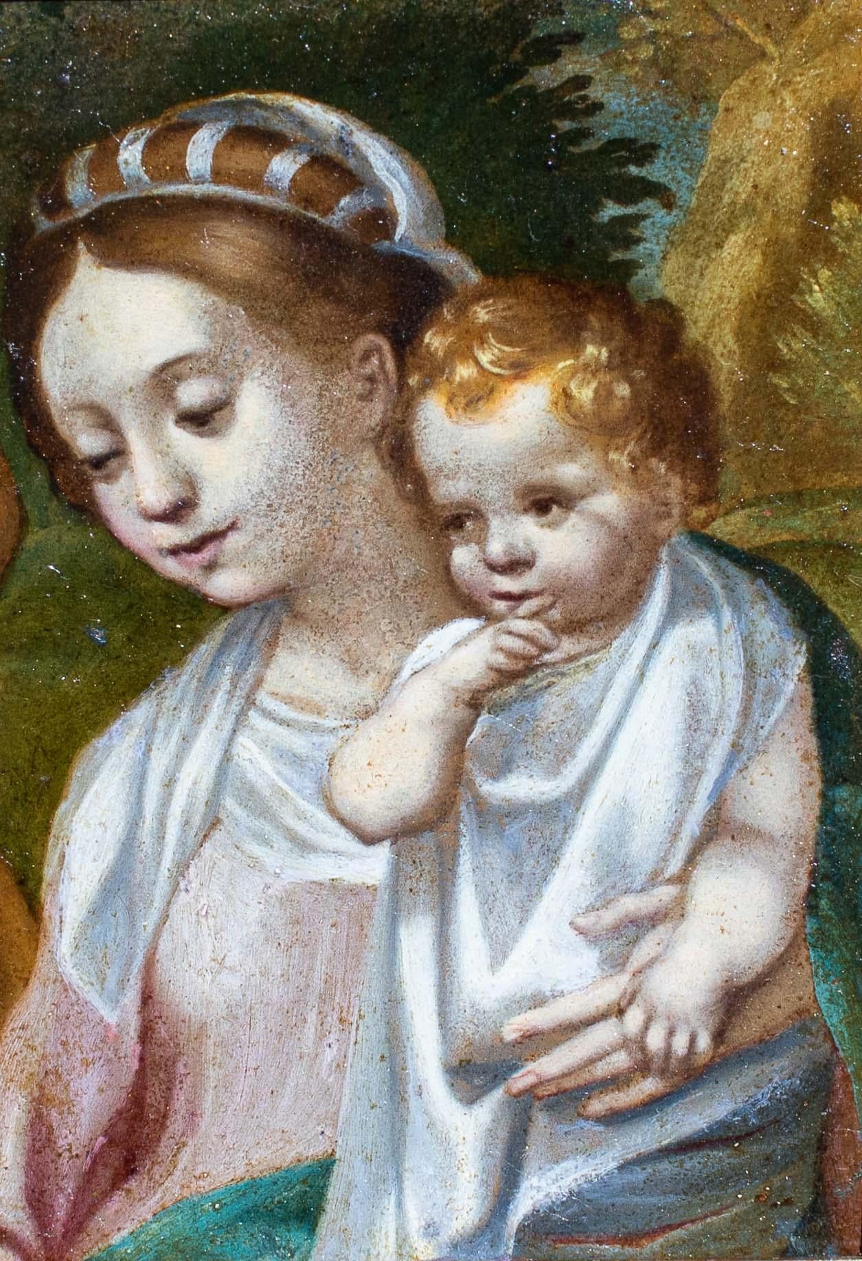 17th century, Italian school
Madonna with Child
Oil on copper, 14.5 x 10 cm - with frame 21.5 x 17 cm

This oil on copper, with its delicate and muted tones, offers a rare point of view. The artist has enclosed the Virgin and the Son in a