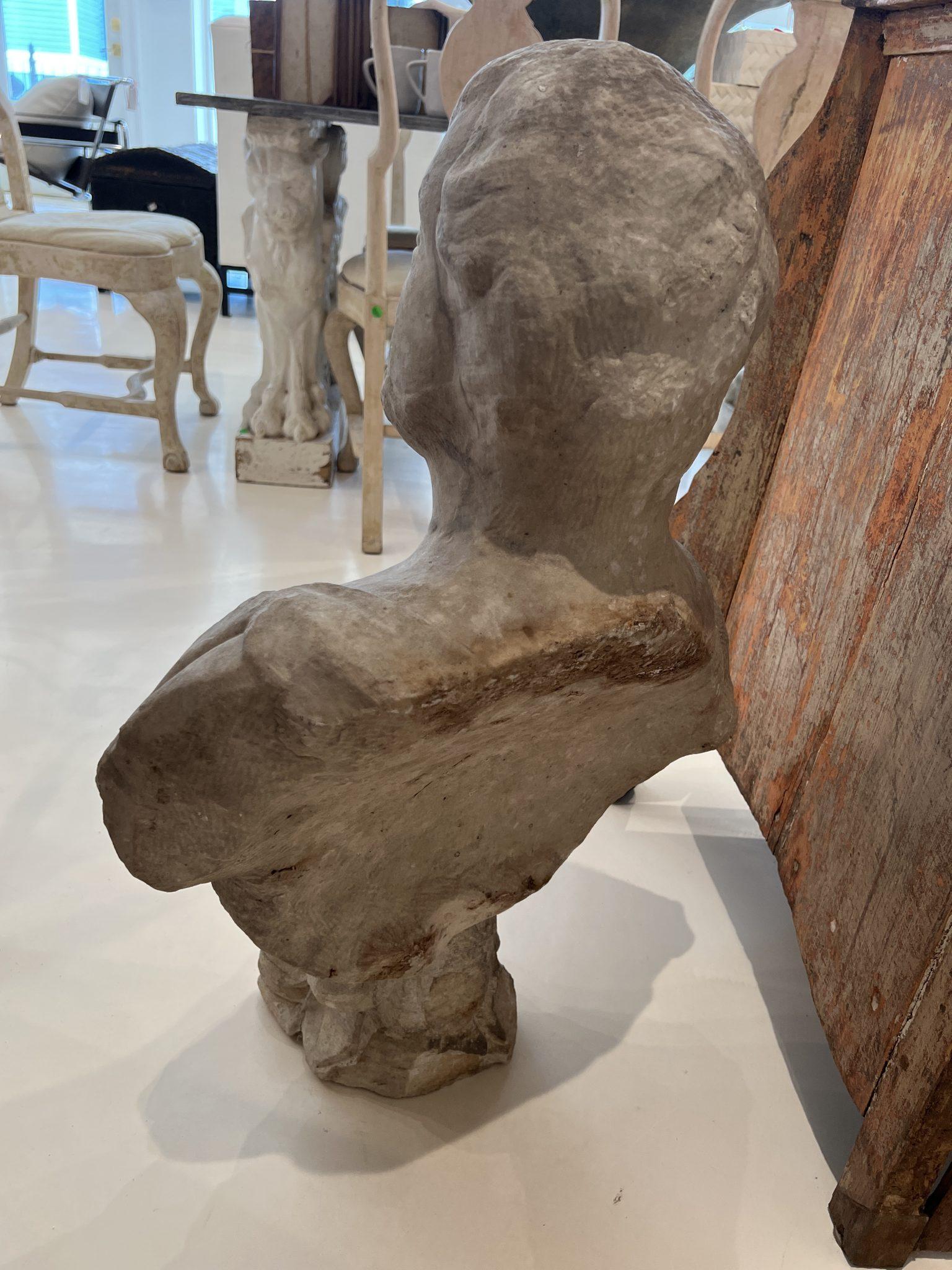 Intagliato a mano Busto di uomo in marmo del XVII secolo in vendita