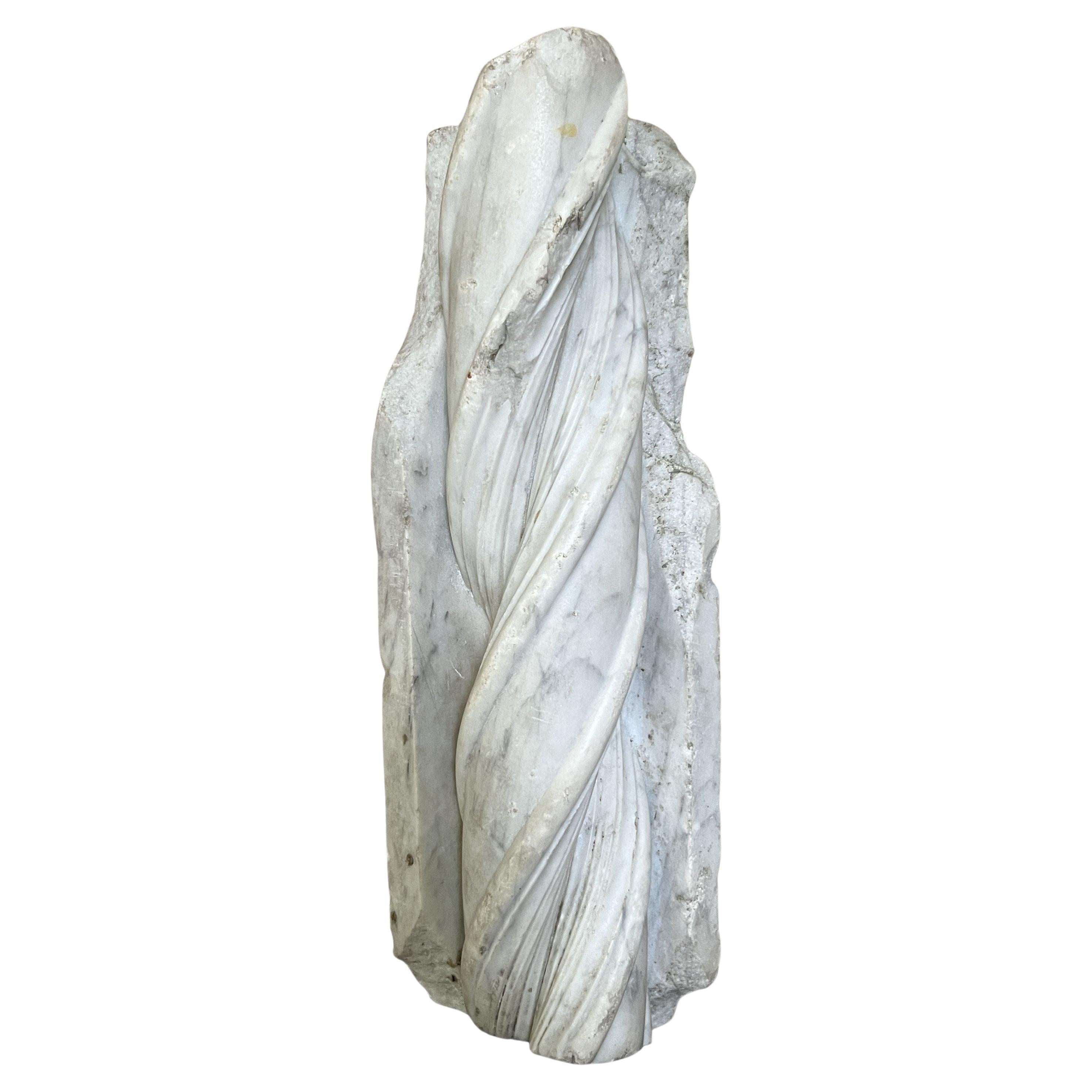 Frammento architettonico a spirale in marmo del XVII secolo