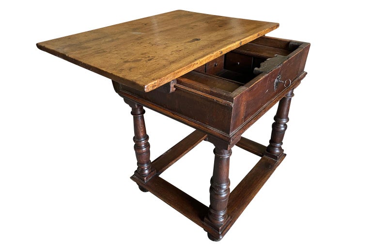 17th Century Money Changer's Table For Sale at 1stDibs