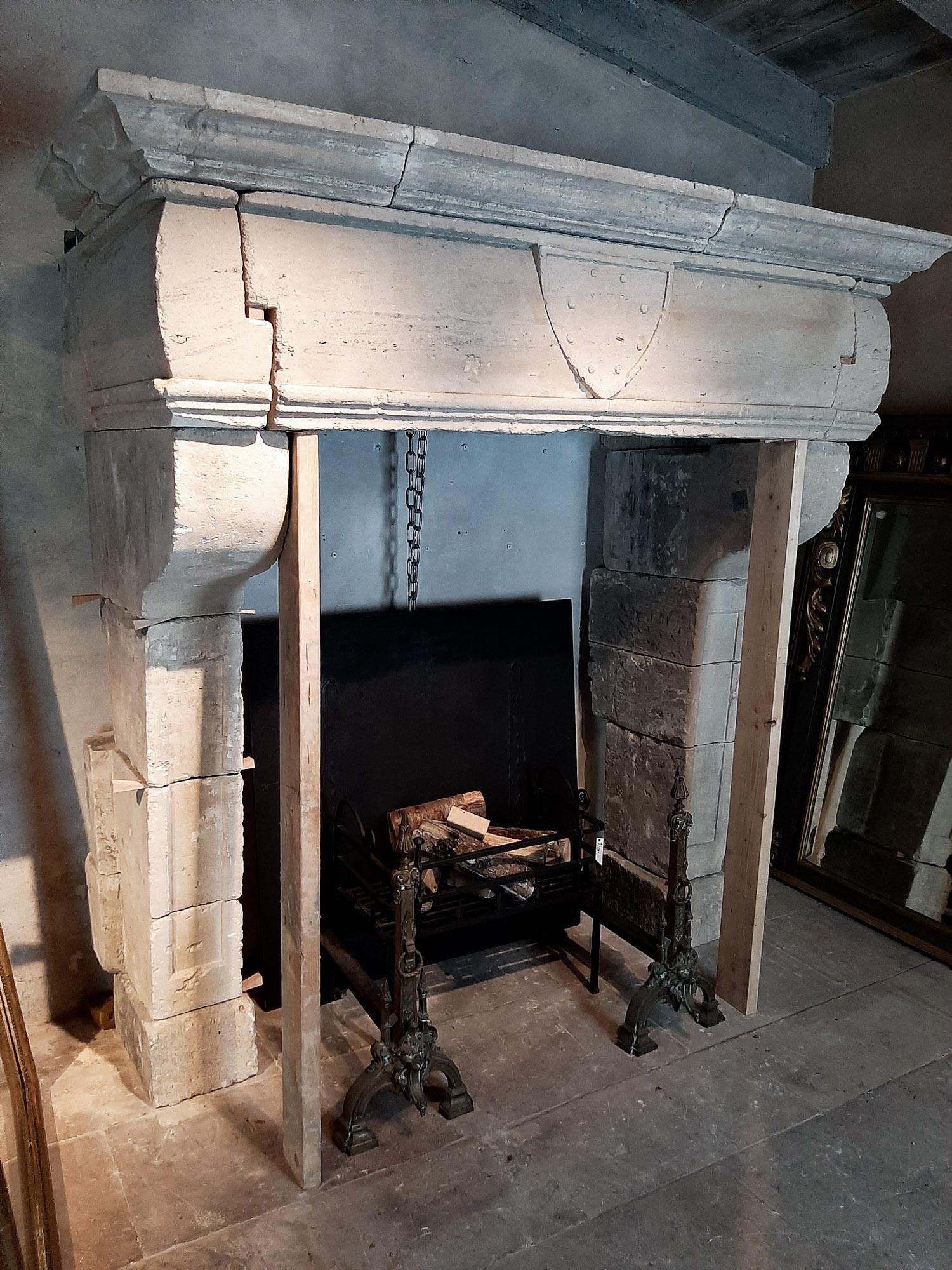17th Century Monumental French limestone Mantlepiece For Sale 3
