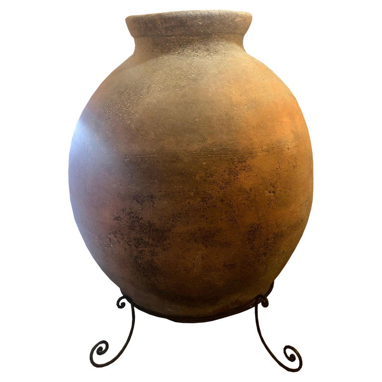 17th Century Monumental Spanish Winemaking Jar or Tinaja, Wide Profile