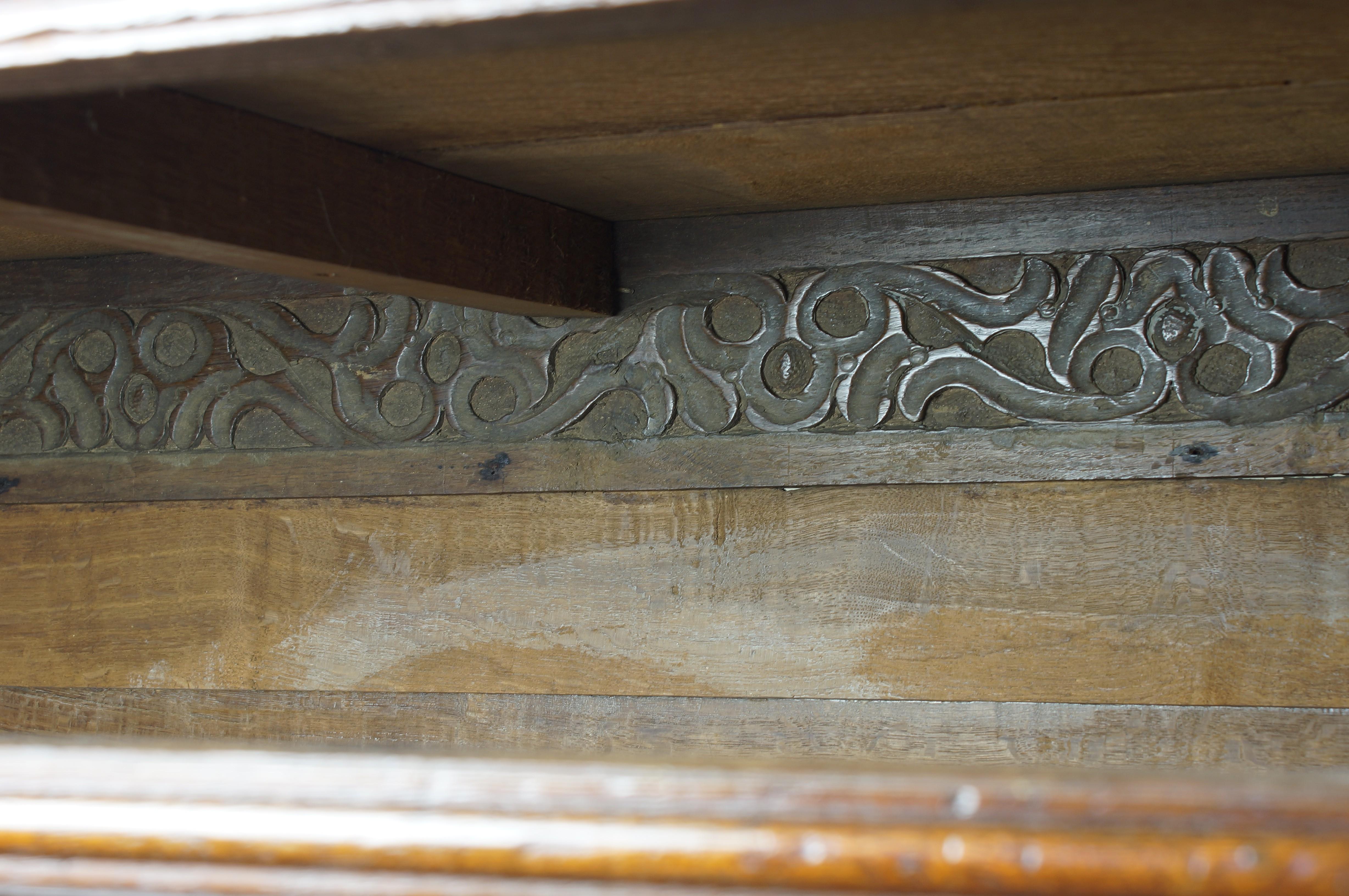 17th Century Moulded Oak Chest Of Drawers. For Sale 3