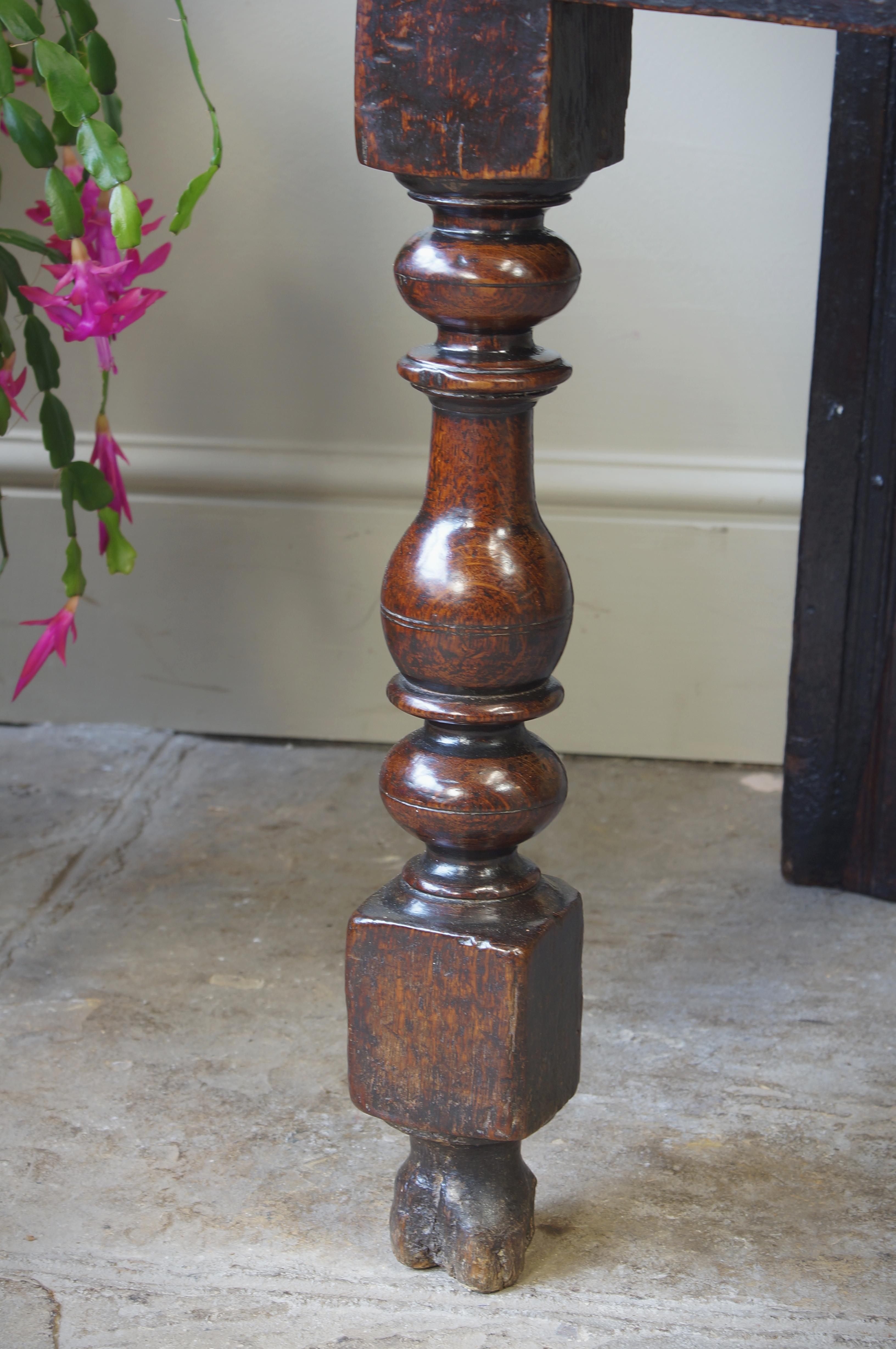 17th Century Moulded Oak Dresser base. For Sale 7