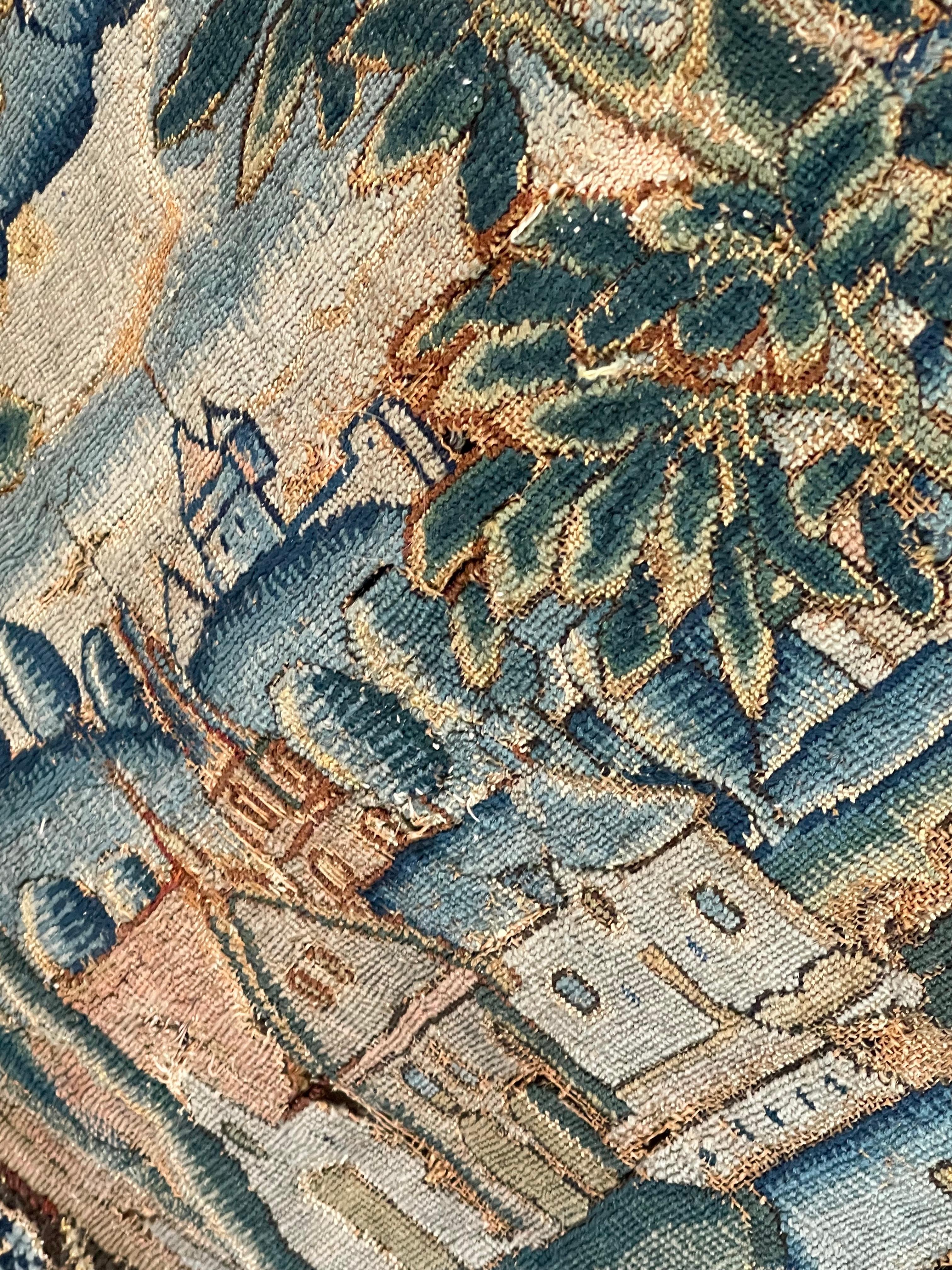 Alfombra de mesa armorial de aguja del siglo XVII Lana en venta