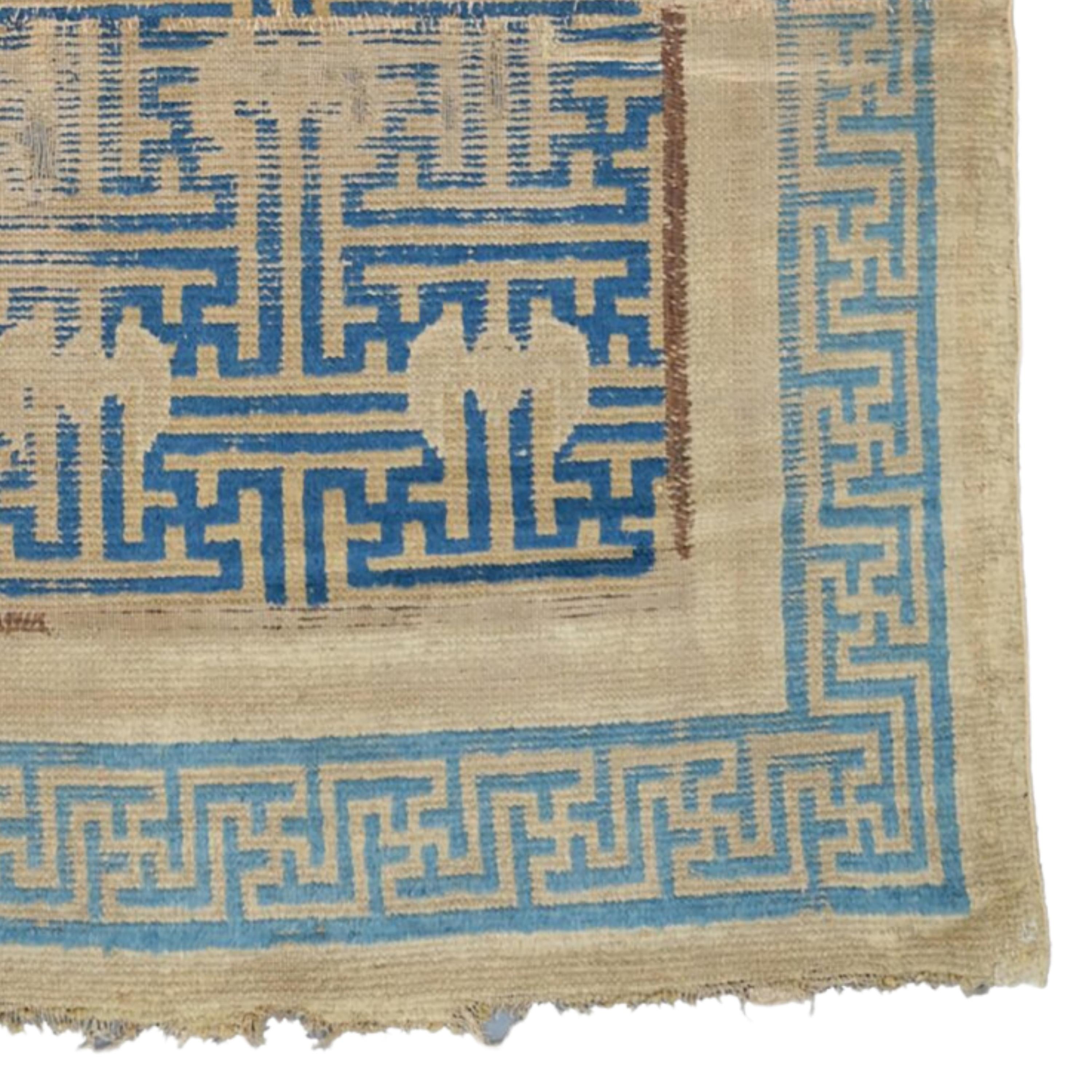Ningxia-Teppichfragment aus dem 17. Jahrhundert – Antikes chinesisches Teppichfragment (18. Jahrhundert und früher) im Angebot