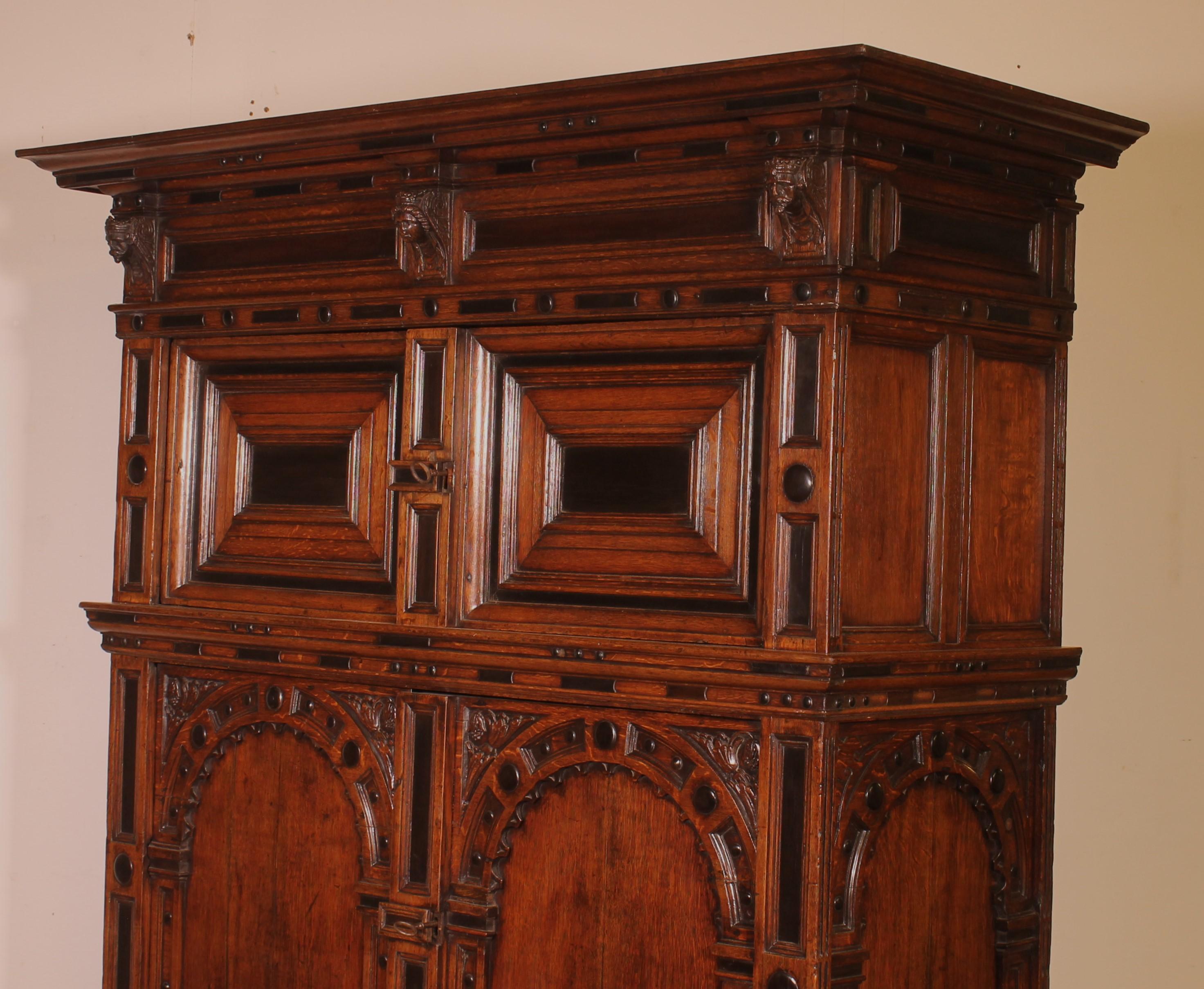 Buffet à 4 portes en chêne et ébène du 17ème siècle - Pays-Bas en vente 4