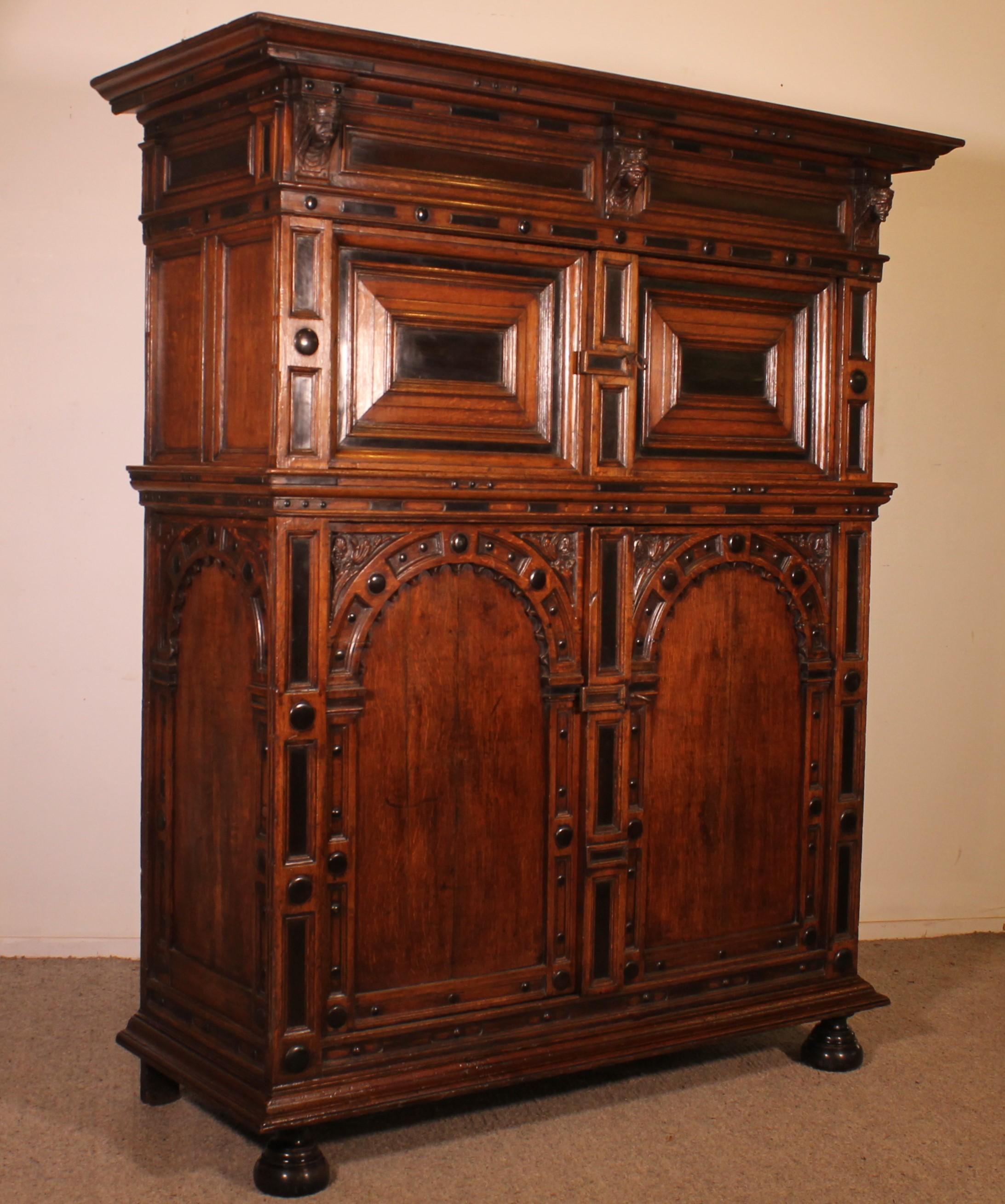 Buffet à 4 portes en chêne et ébène du 17ème siècle - Pays-Bas en vente 7