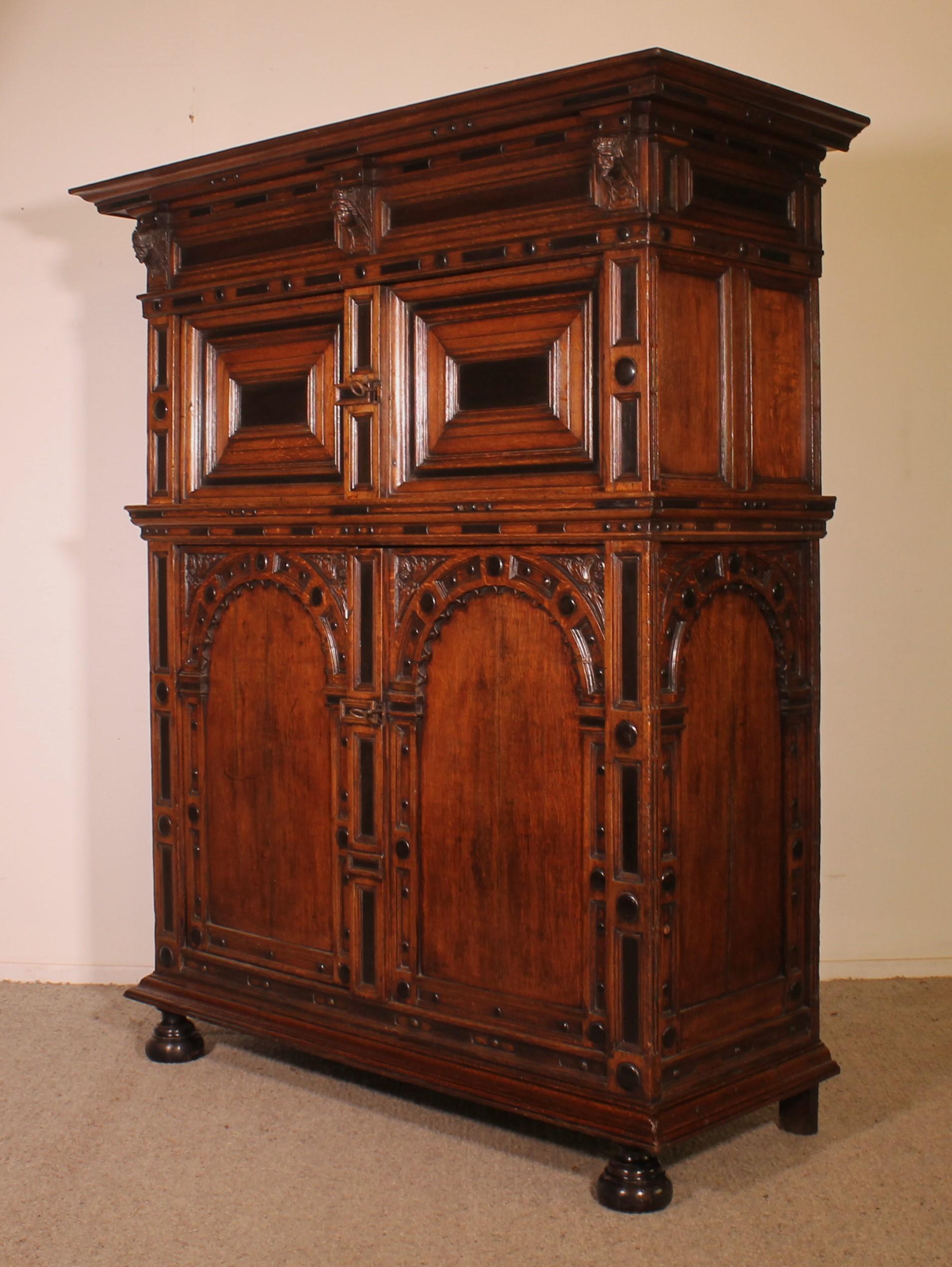 Buffet à 4 portes en chêne et ébène du 17ème siècle - Pays-Bas en vente 2