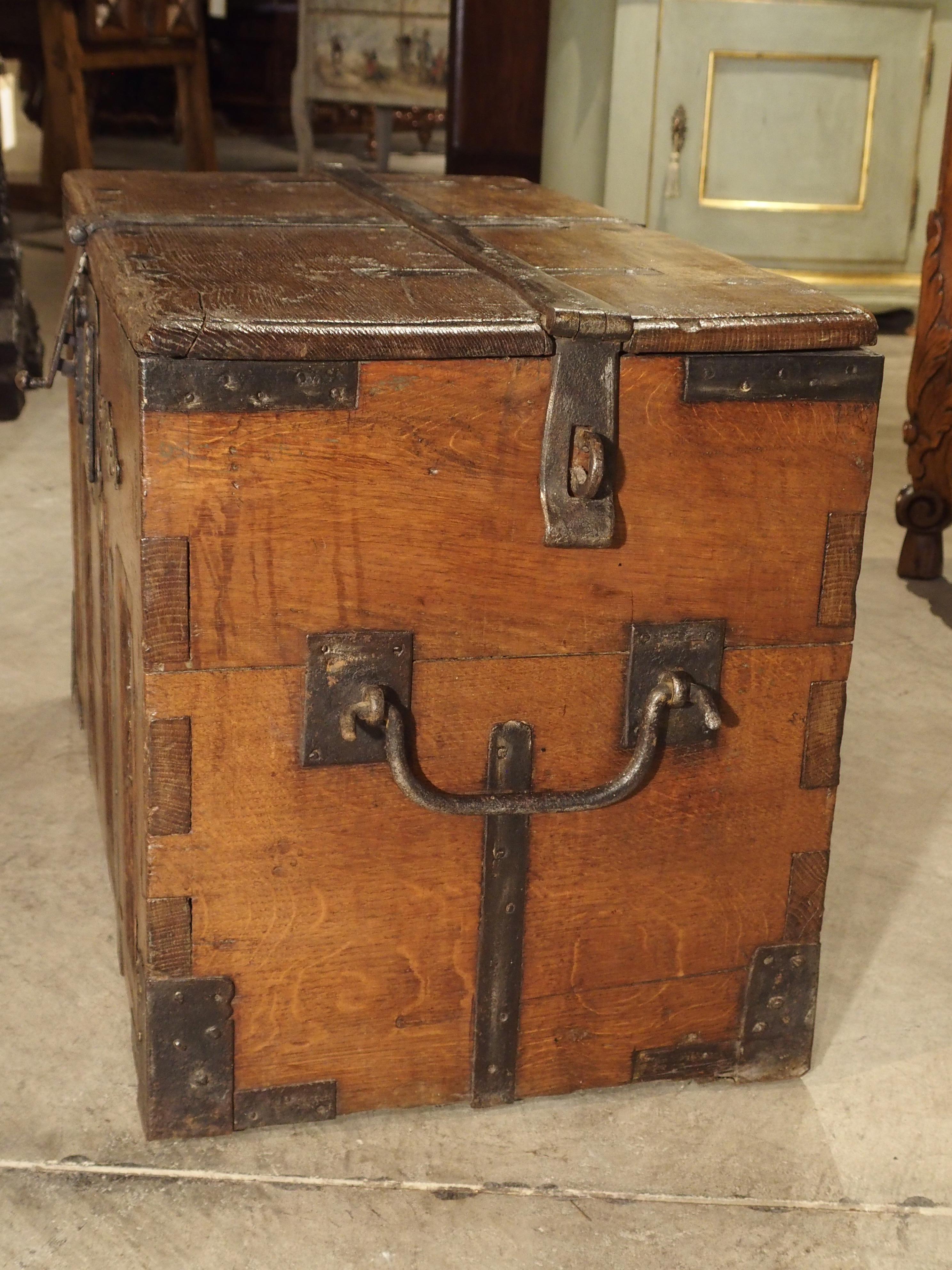 17th Century Oak and Iron Strong Box In Good Condition In Dallas, TX