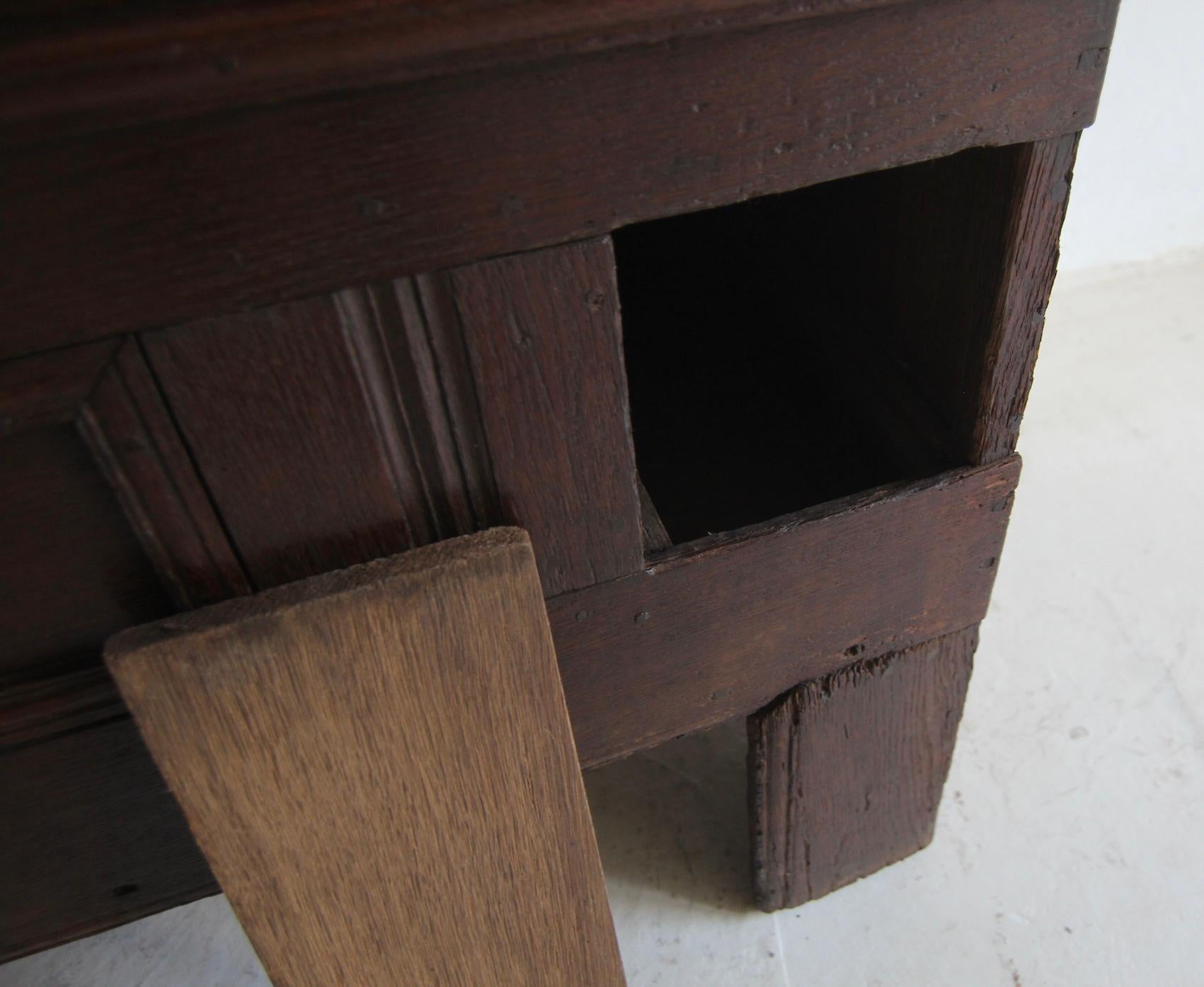 Cassapanca barocca in Oak del XVII secolo in vendita 4