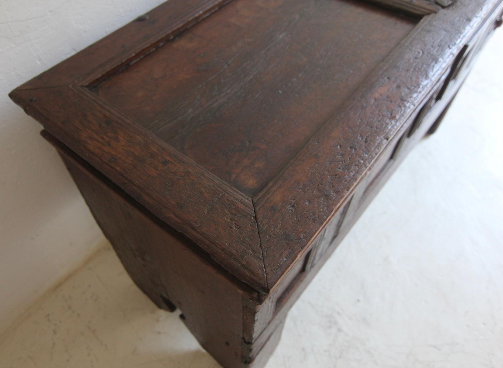 Cassapanca barocca in Oak del XVII secolo in vendita 6