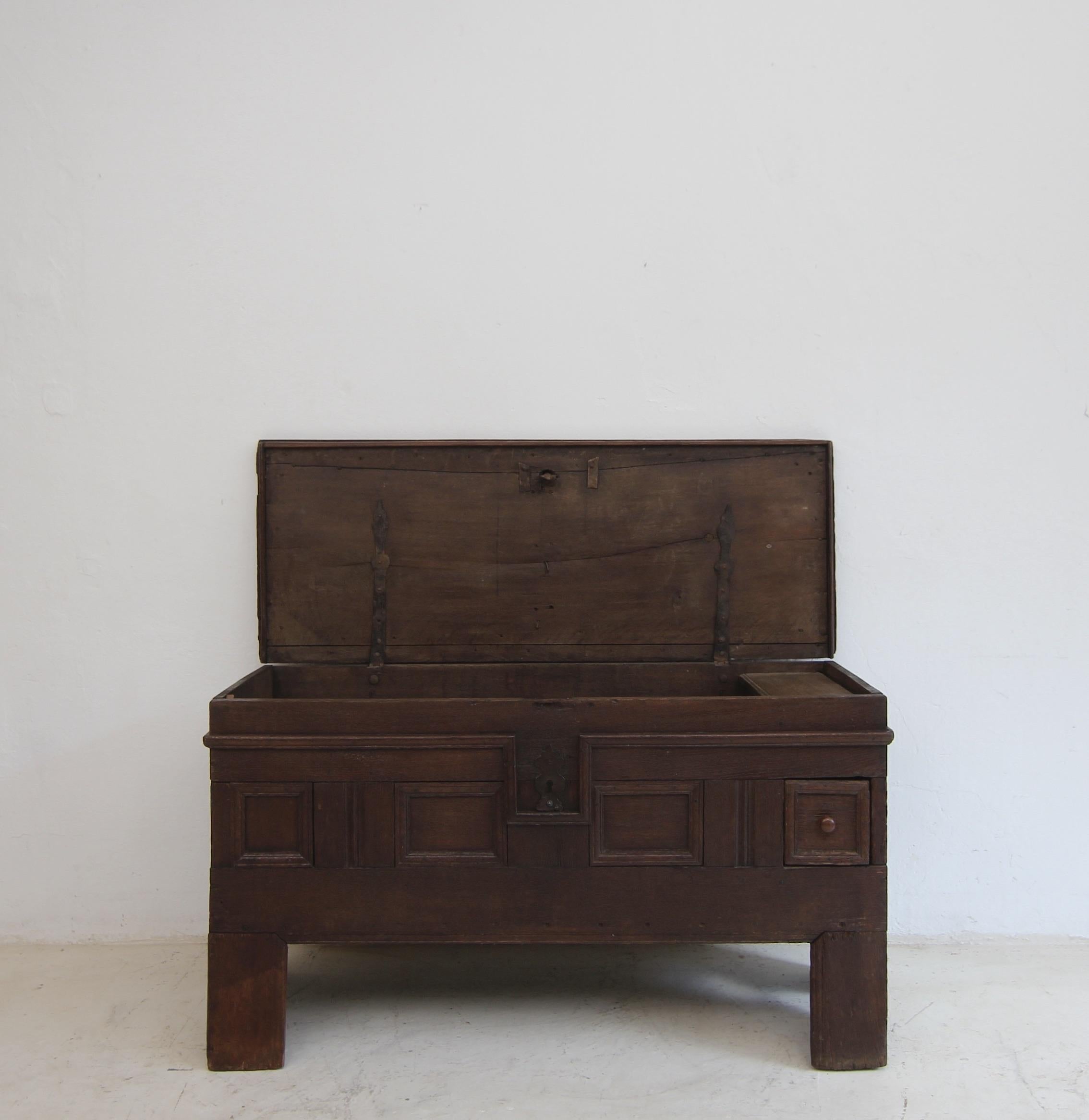 Tedesco Cassapanca barocca in Oak del XVII secolo in vendita
