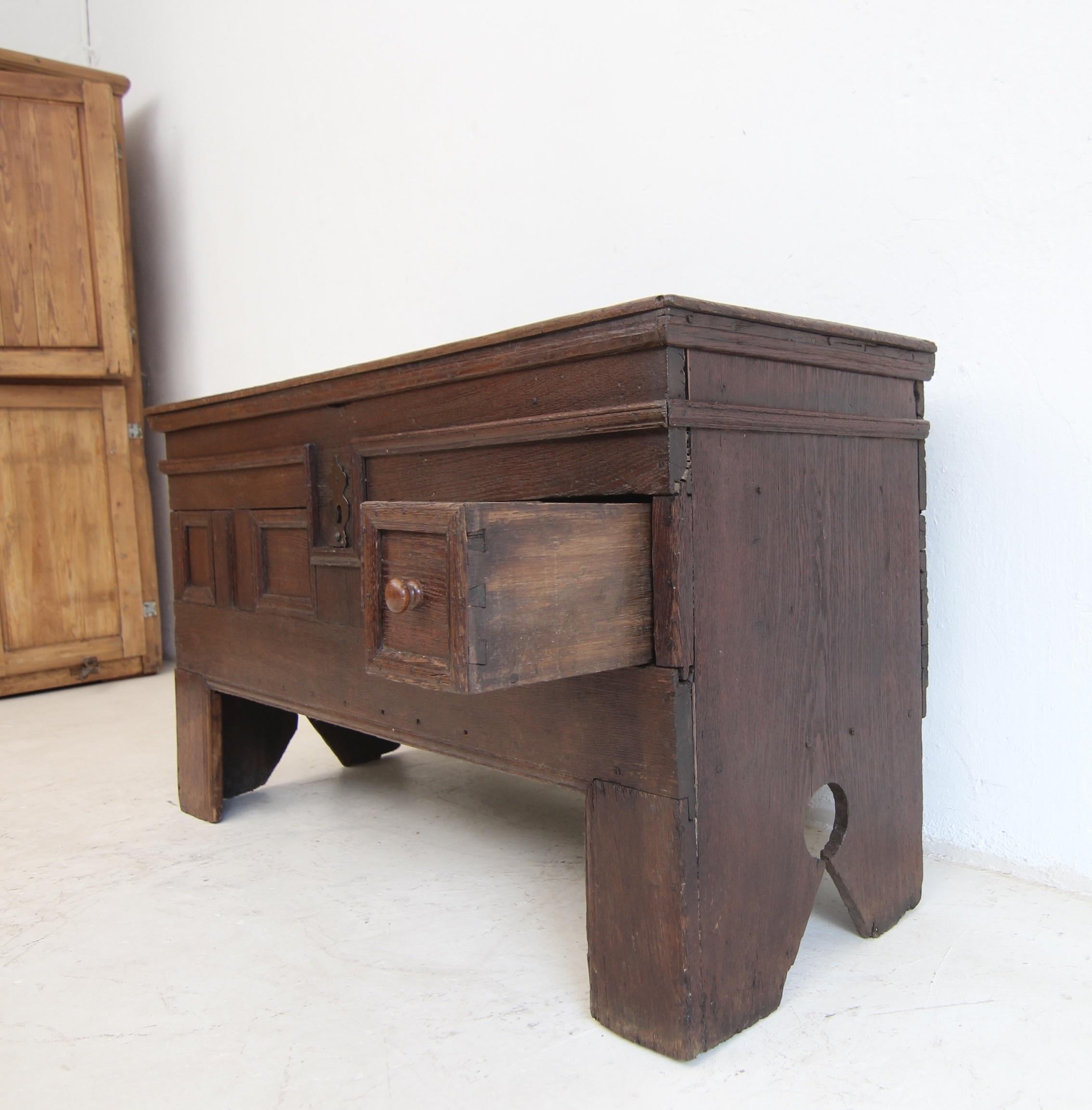 Cassapanca barocca in Oak del XVII secolo in vendita 2