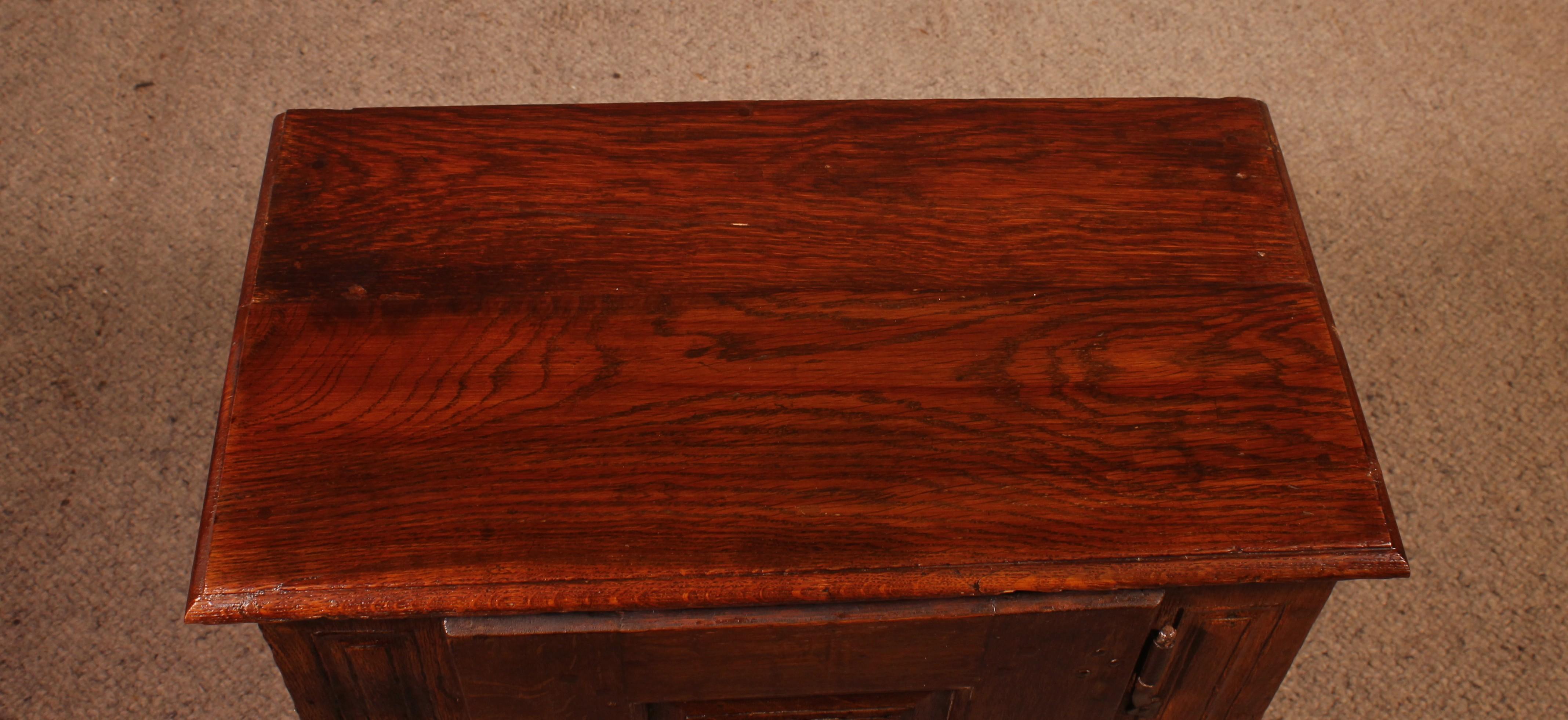 Pezzo di beghinaggio in Oak del XVII secolo in vendita 5