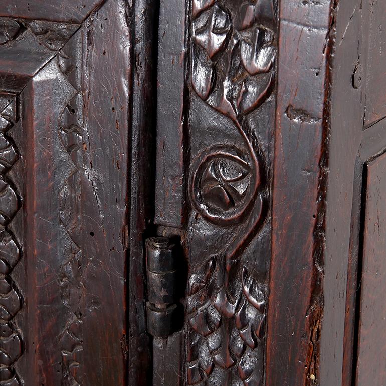 Armadio in Oak del XVII secolo in vendita 2