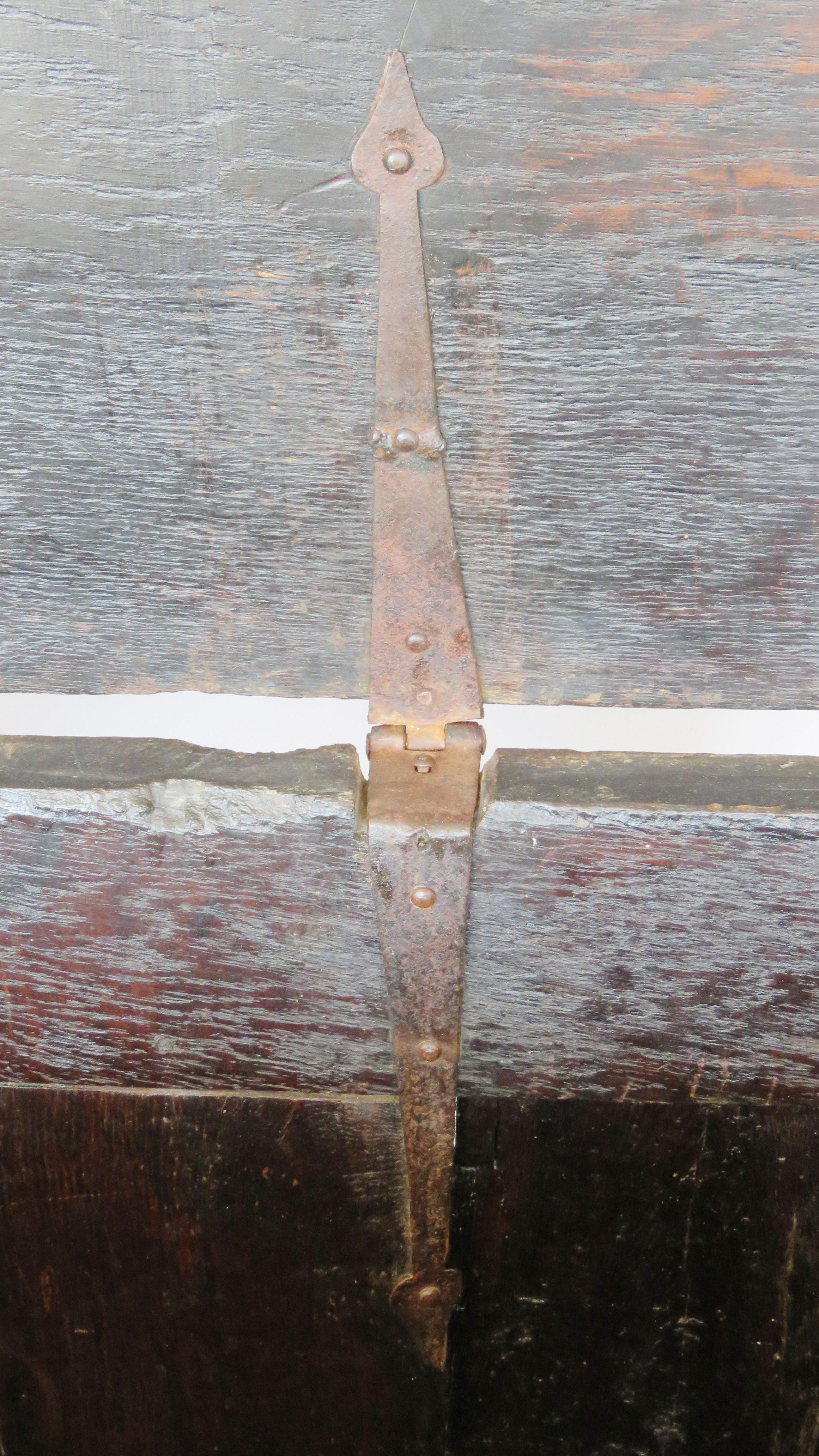 17th Century Oak Chest of Arms For Sale 10