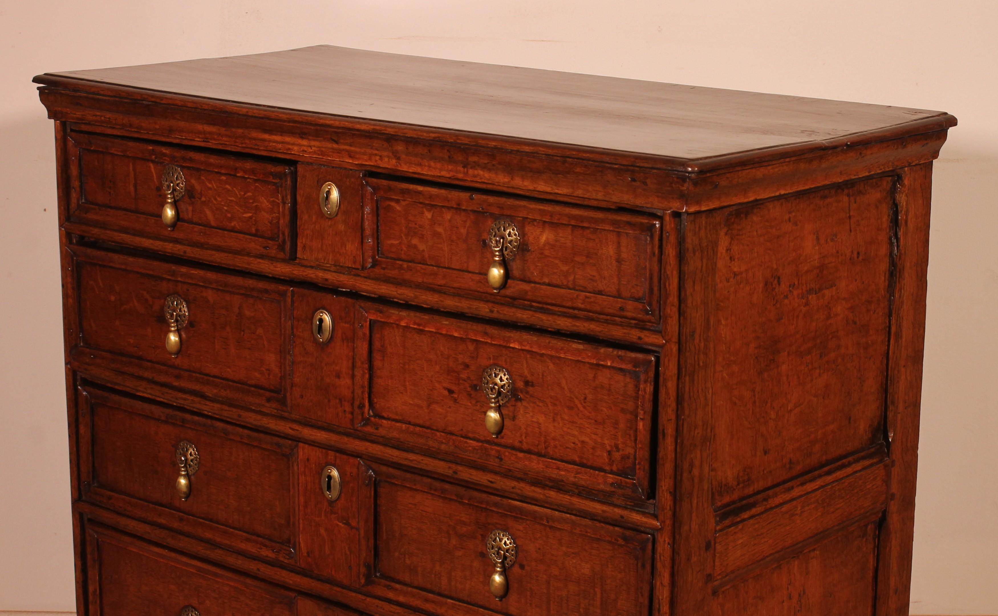 Quercia 17th Century Oak Chest Of Drawers - England in vendita