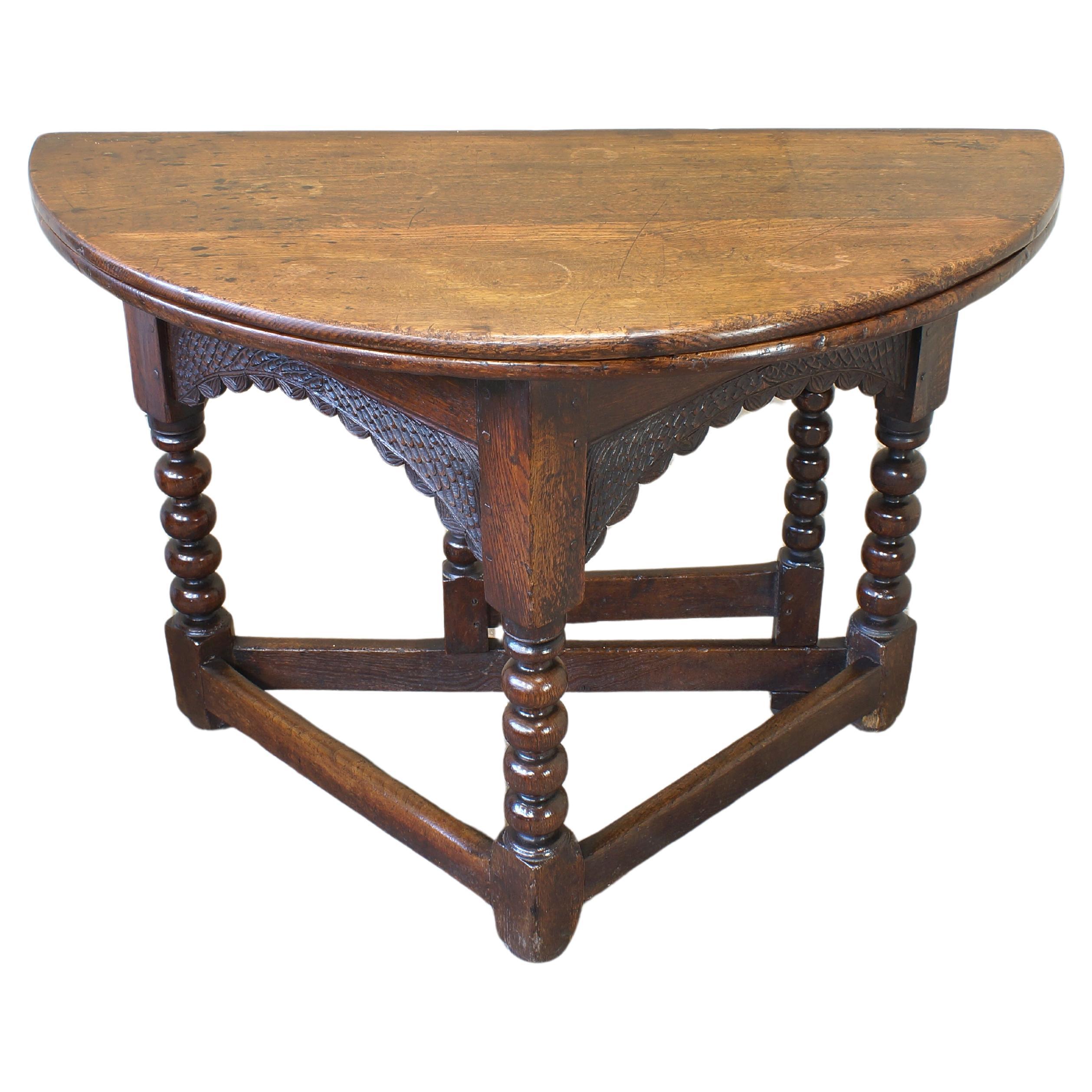 17th Century Oak Credence Table. For Sale