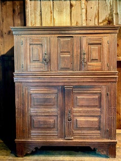 Armoire de cour hollandaise en Oak du 17e siècle