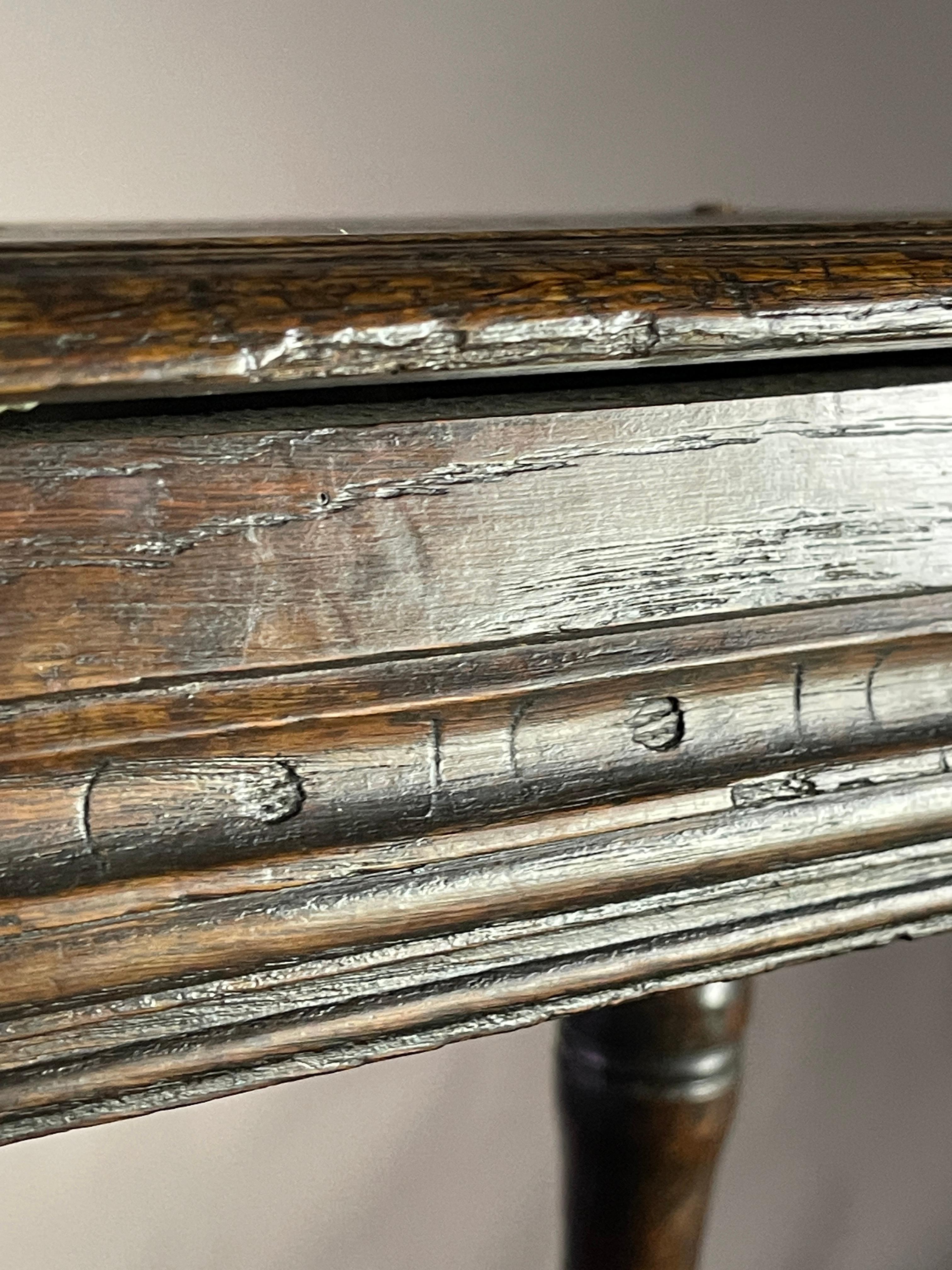 Tabouret en chêne jointé du 17ème siècle Bon état - En vente à Bakewell, GB