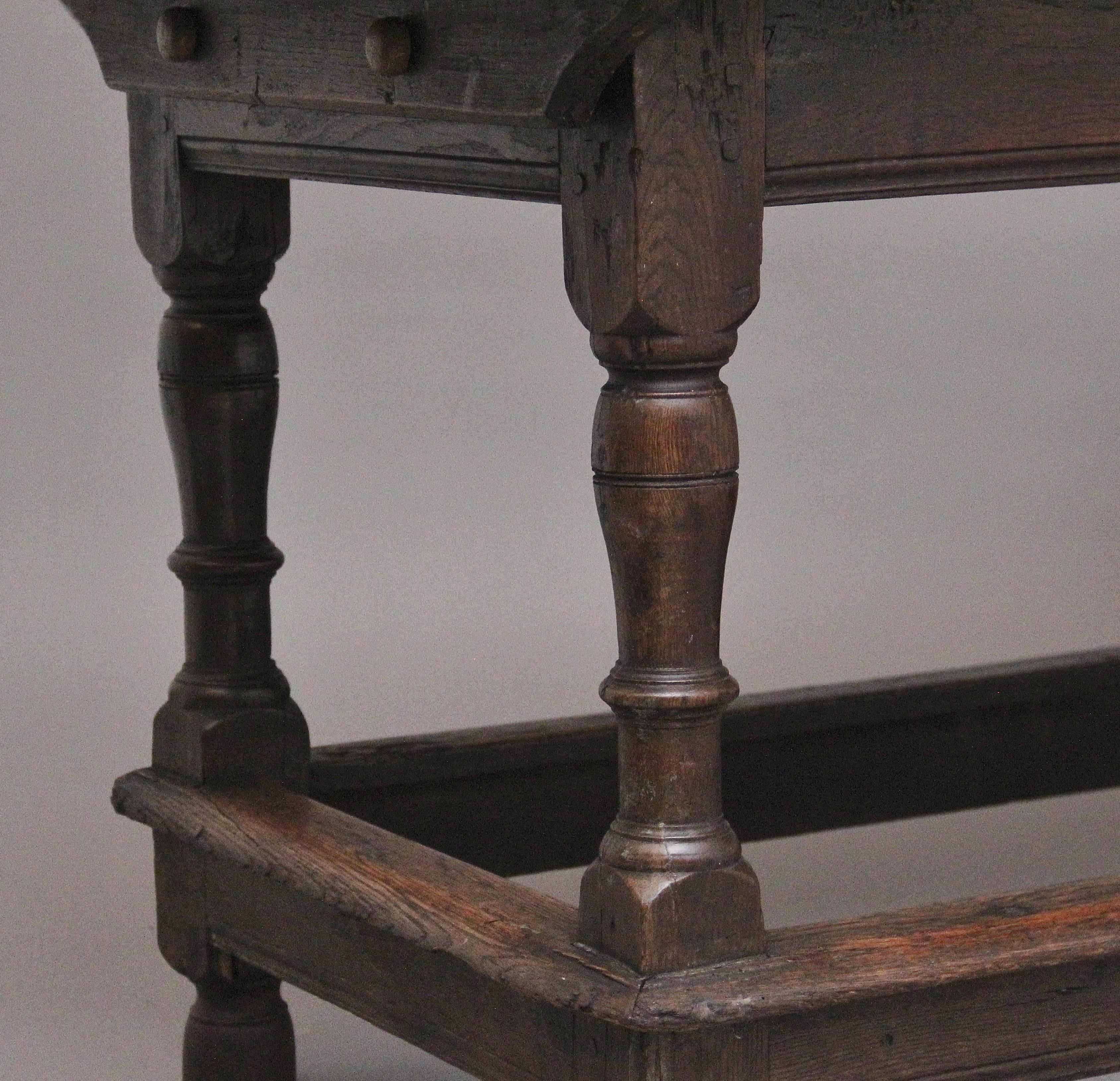 Chêne Table de réfectoire en chêne du 17e siècle en vente