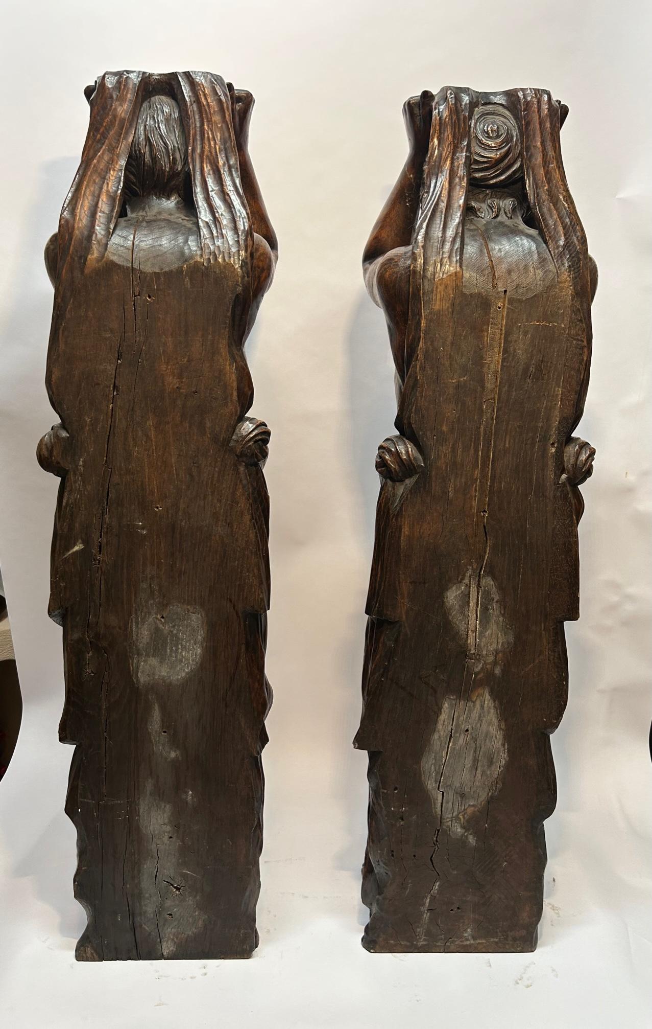 17th Century Oak Sculptures Cariatides For Sale 2
