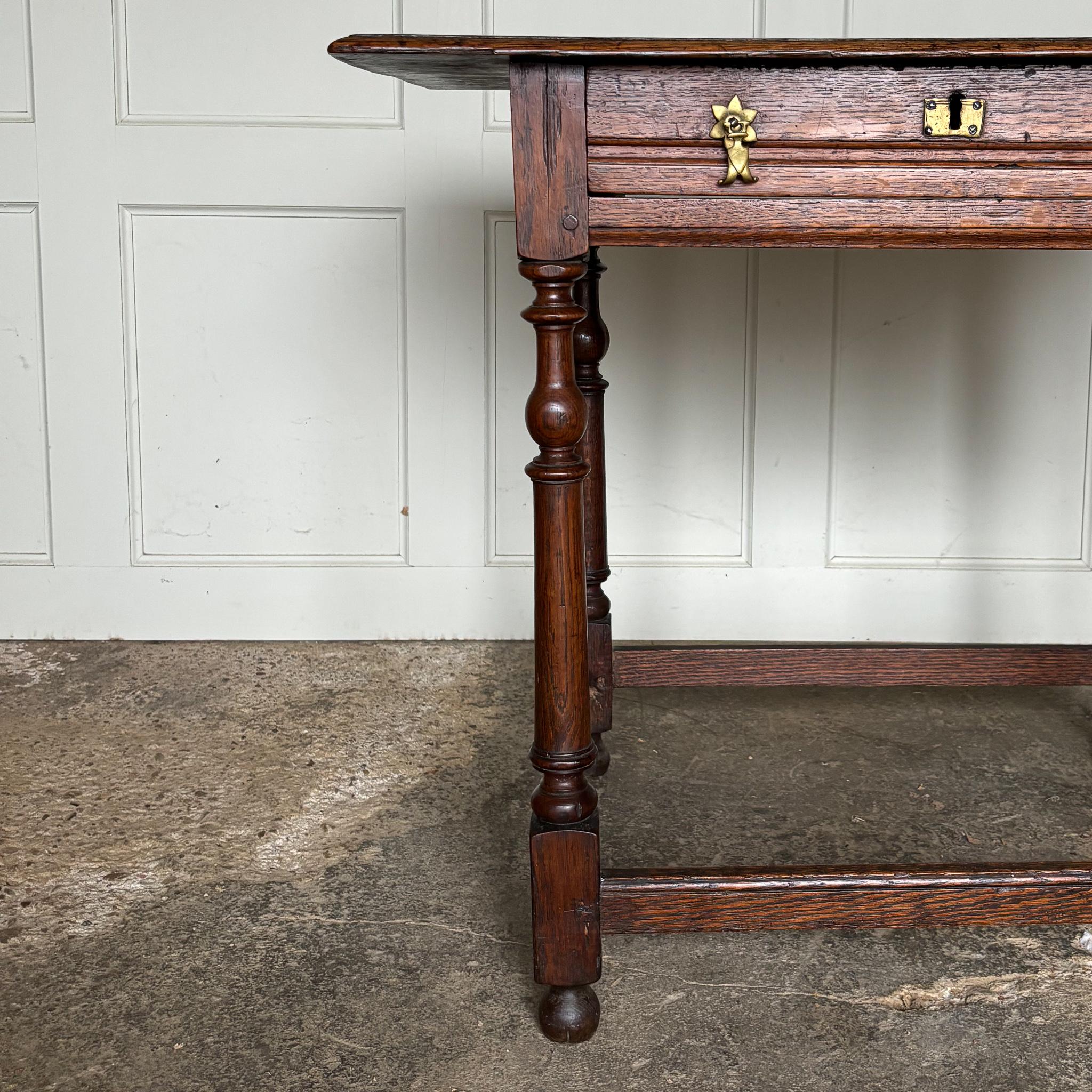 17th Century Oak Side Table For Sale 5