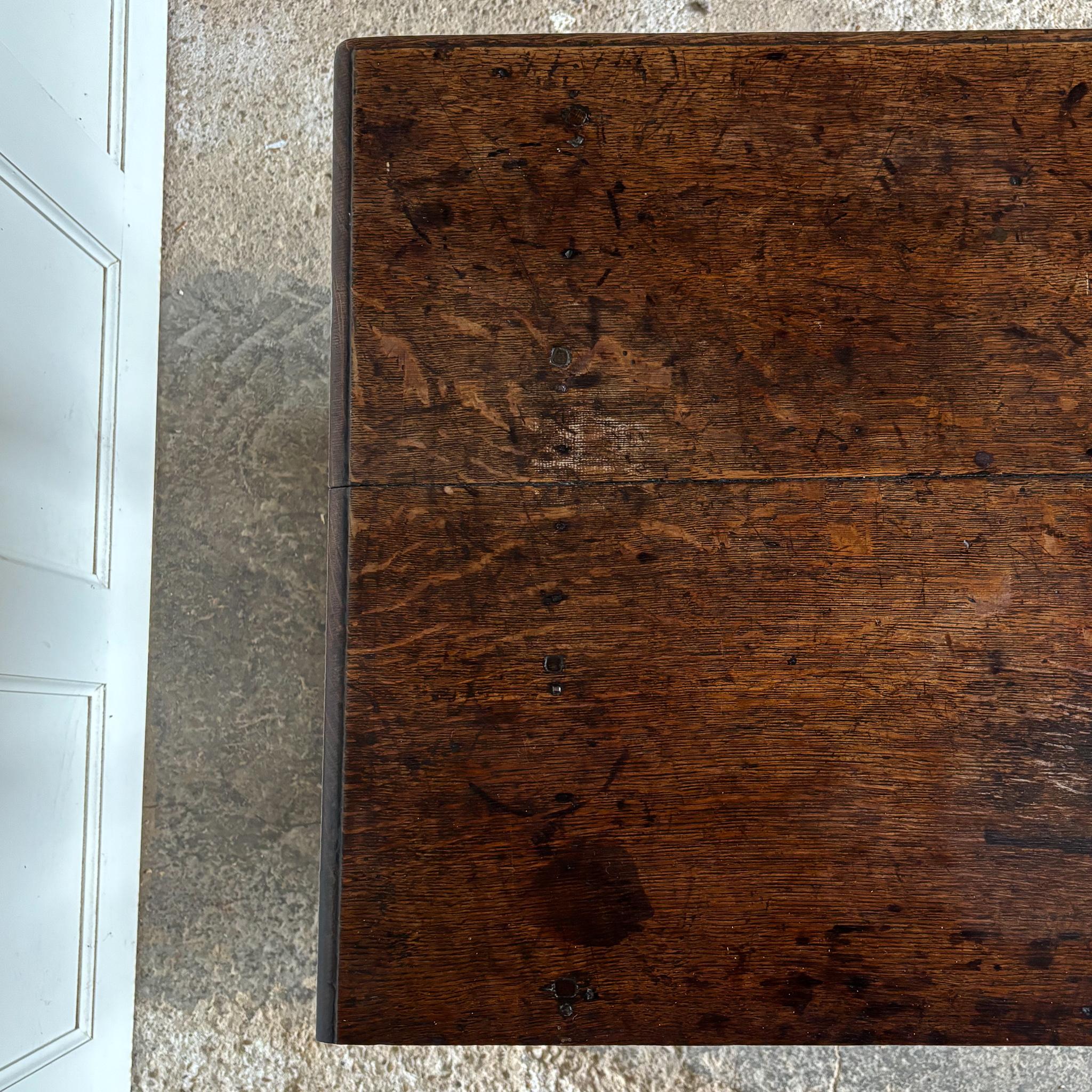 17th Century Oak Side Table For Sale 4