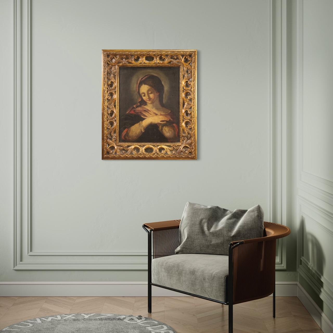 Peinture italienne ancienne du 17e siècle. Cadre huile sur toile représentant un sujet religieux Madone de bonne qualité picturale. Cadre de belle taille et agréablement meublé, orné d'une charpente du XXe siècle en bois et matériaux composites,