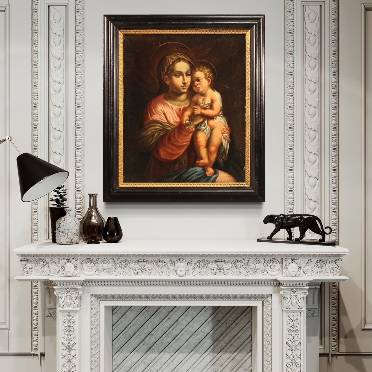 Antique Italian painting from the late 17th century. Framework oil on canvas depicting a religious subject Virgin with child of good pictorial quality. Framework of excellent proportion and quality finely represented in detail. Interesting is the