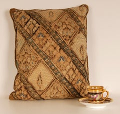 Almohada Otomana Siglo XVII Cojín Bordado de Seda Textil Arte Islámico